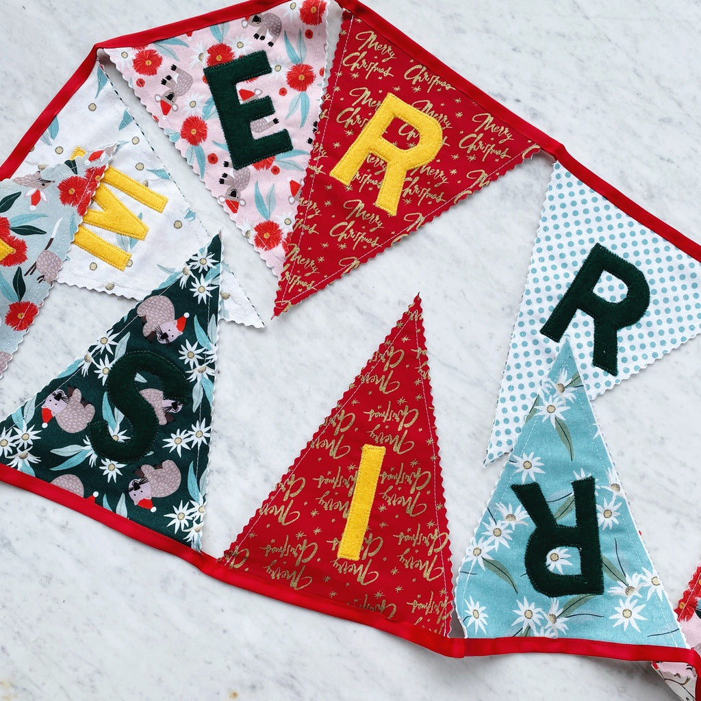 Merry Christmas bunting.