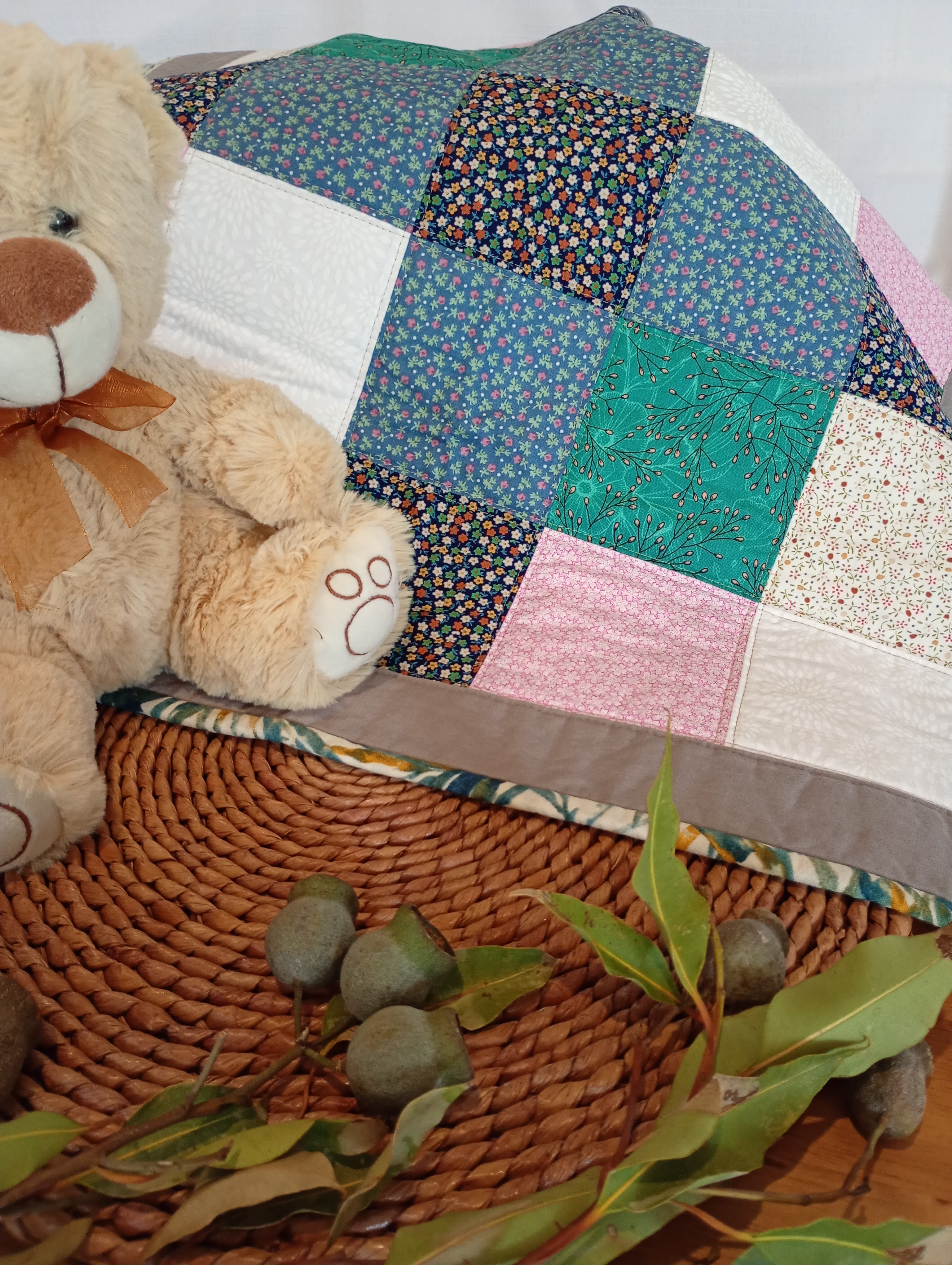 Baby Quilt - Patchwork - Delicate Floral Prints
