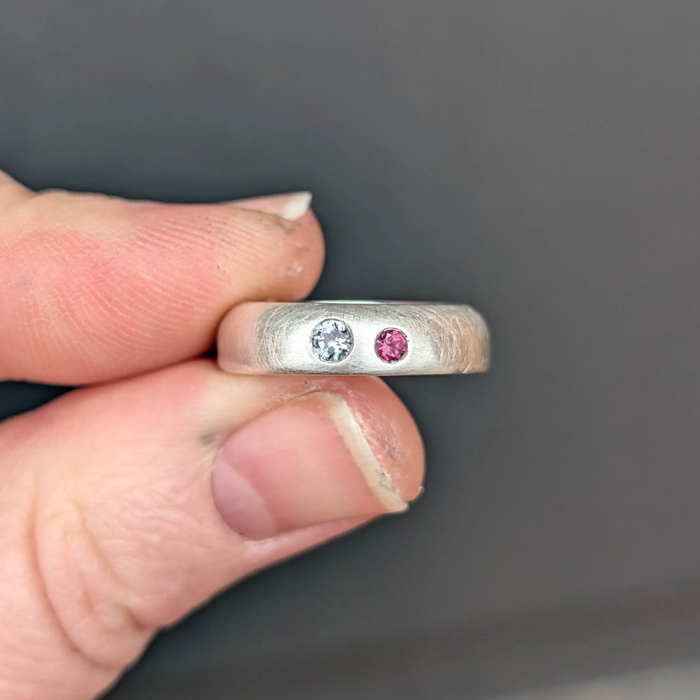 handmade rhodolite garnet × grey spinel × offset ring