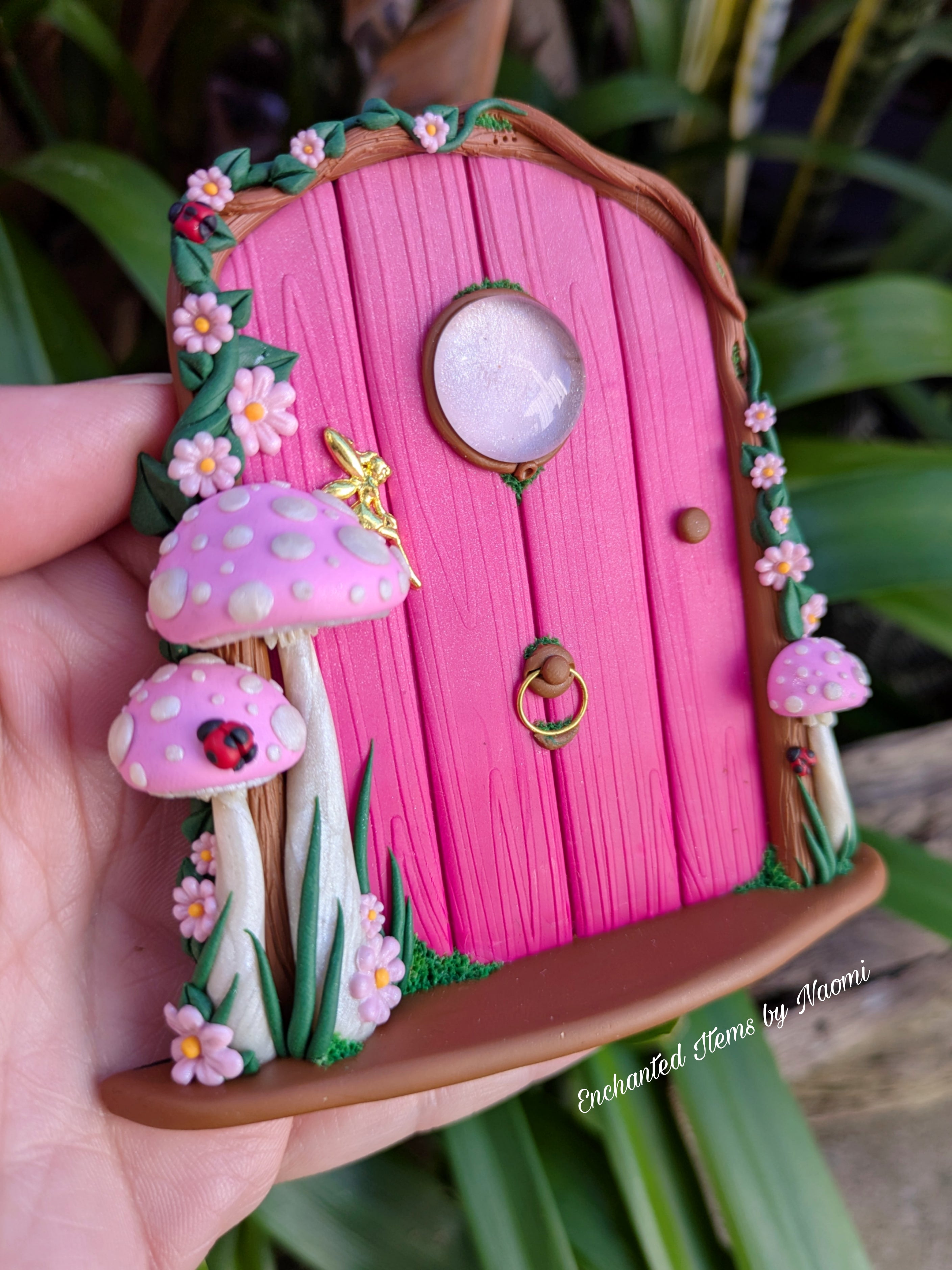 Hand‑Sculpted Pink Fairy Door – Polymer Clay Enchantment