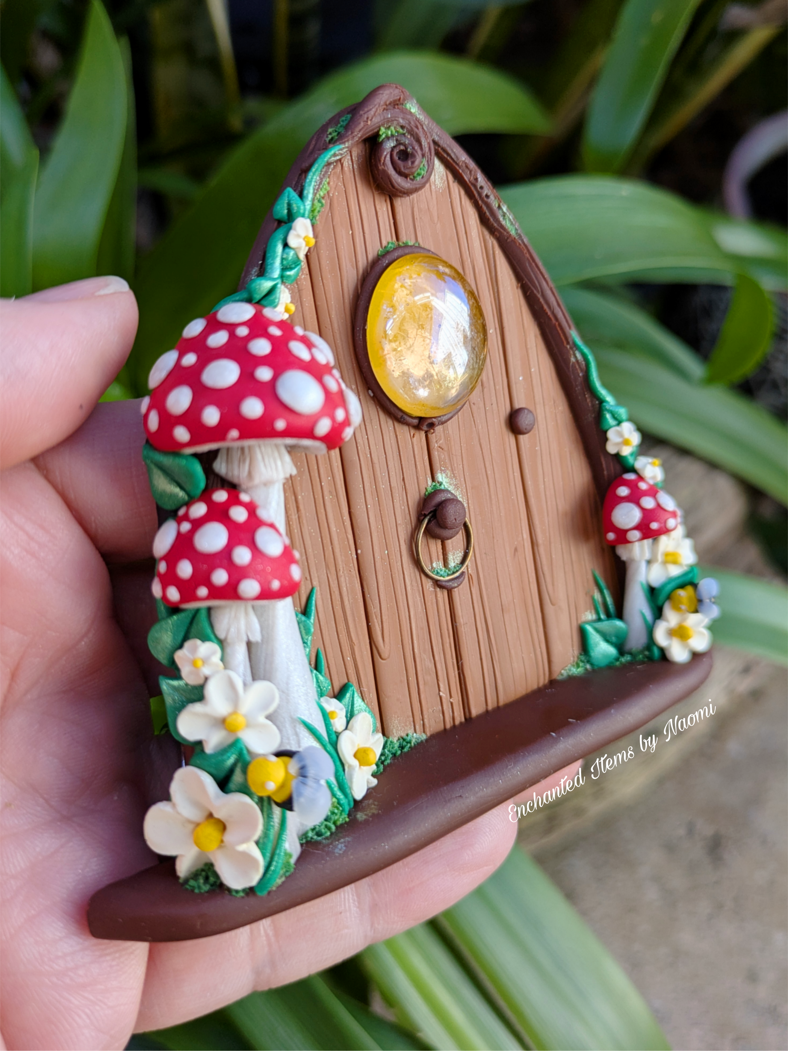 Sweet Bumblebee Fairy Door