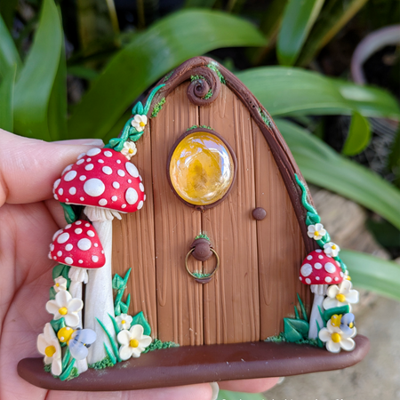 Sweet Bumblebee Fairy Door