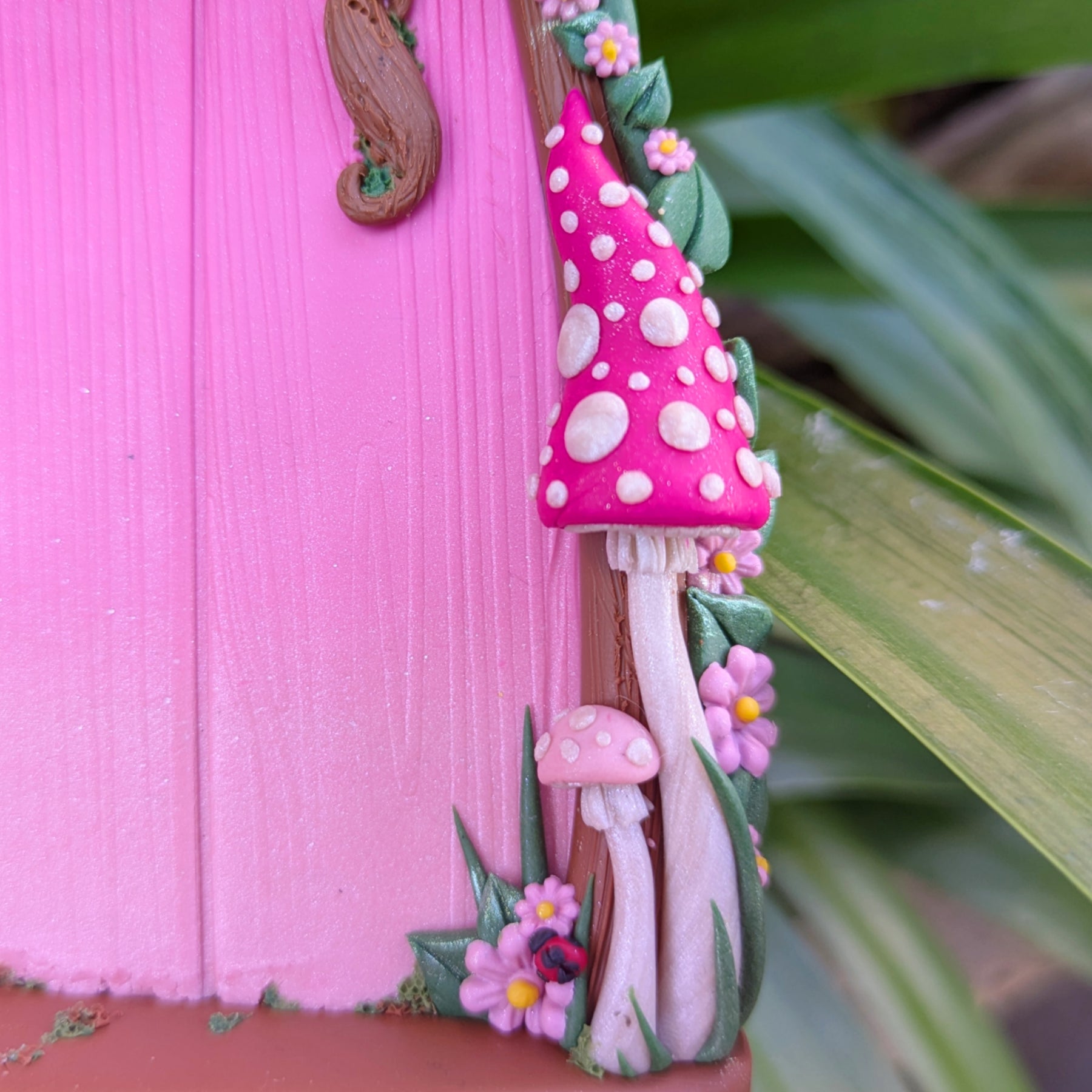 Sweet Heart Pink Ombre Fairy Door