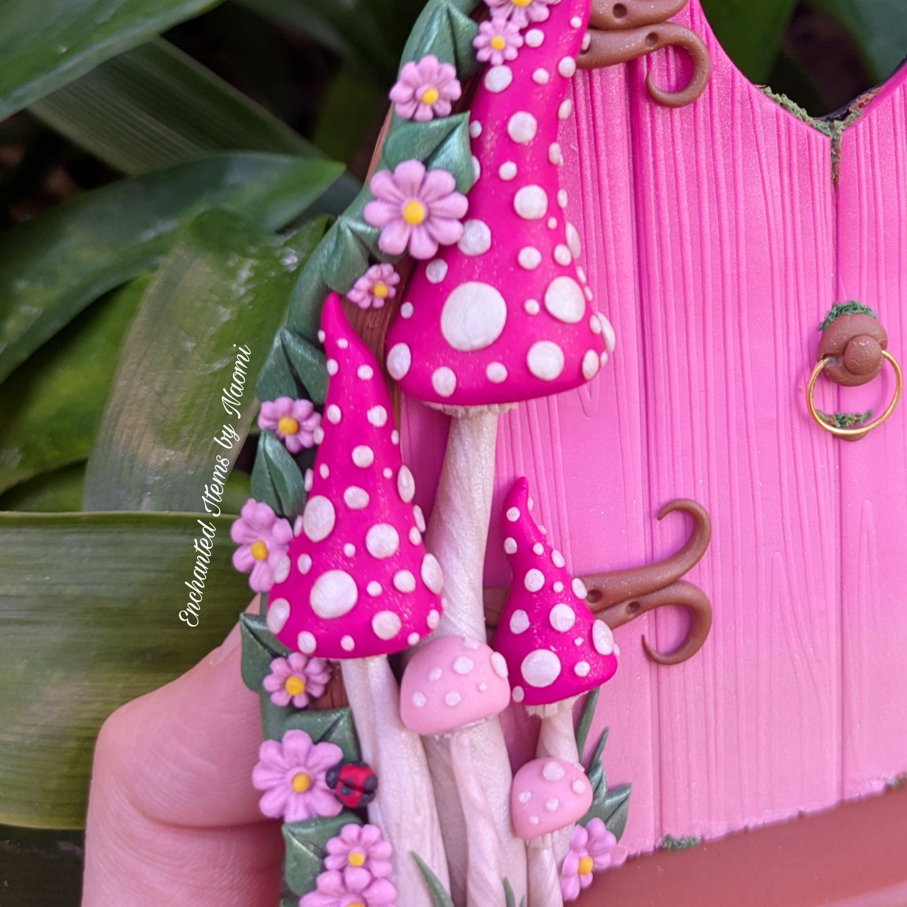 Sweet Heart Pink Ombre Fairy Door