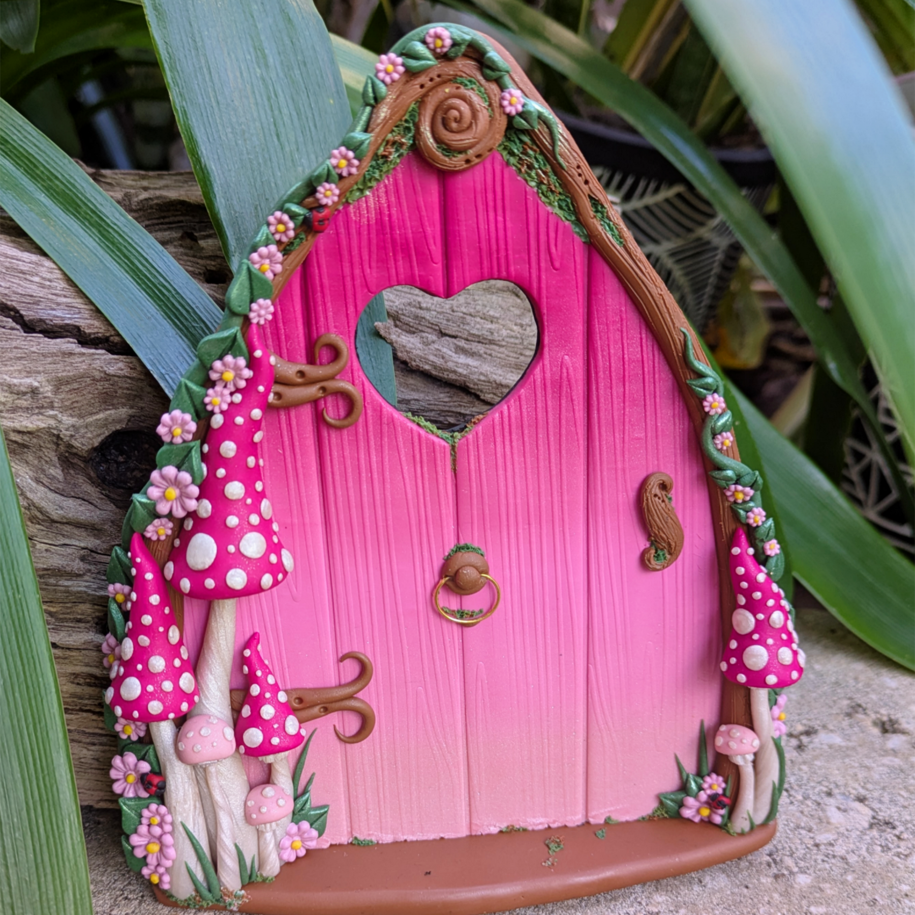 Sweet Heart Pink Ombre Fairy Door