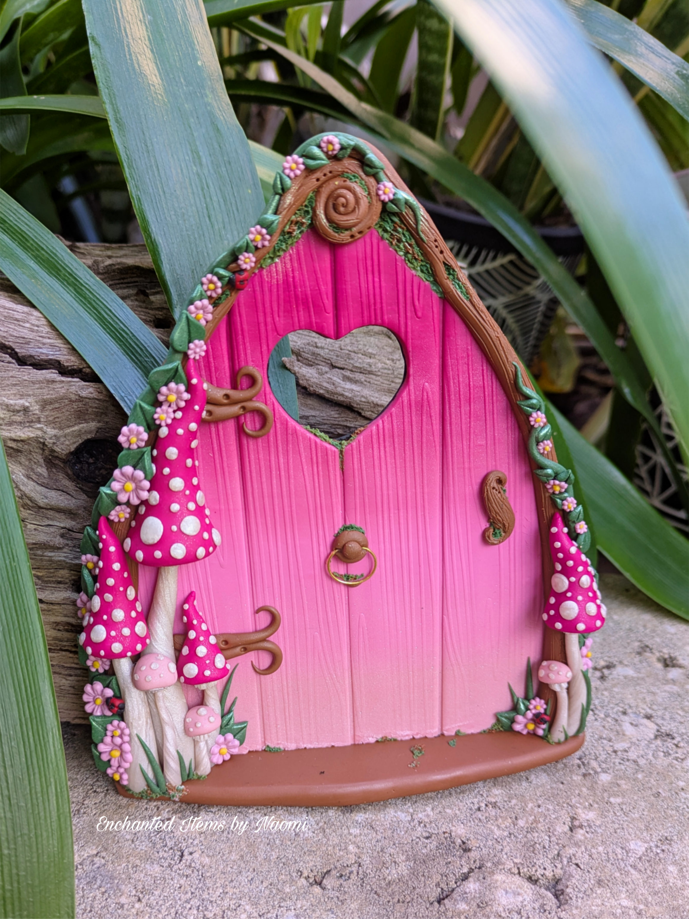 Sweet Heart Pink Ombre Fairy Door