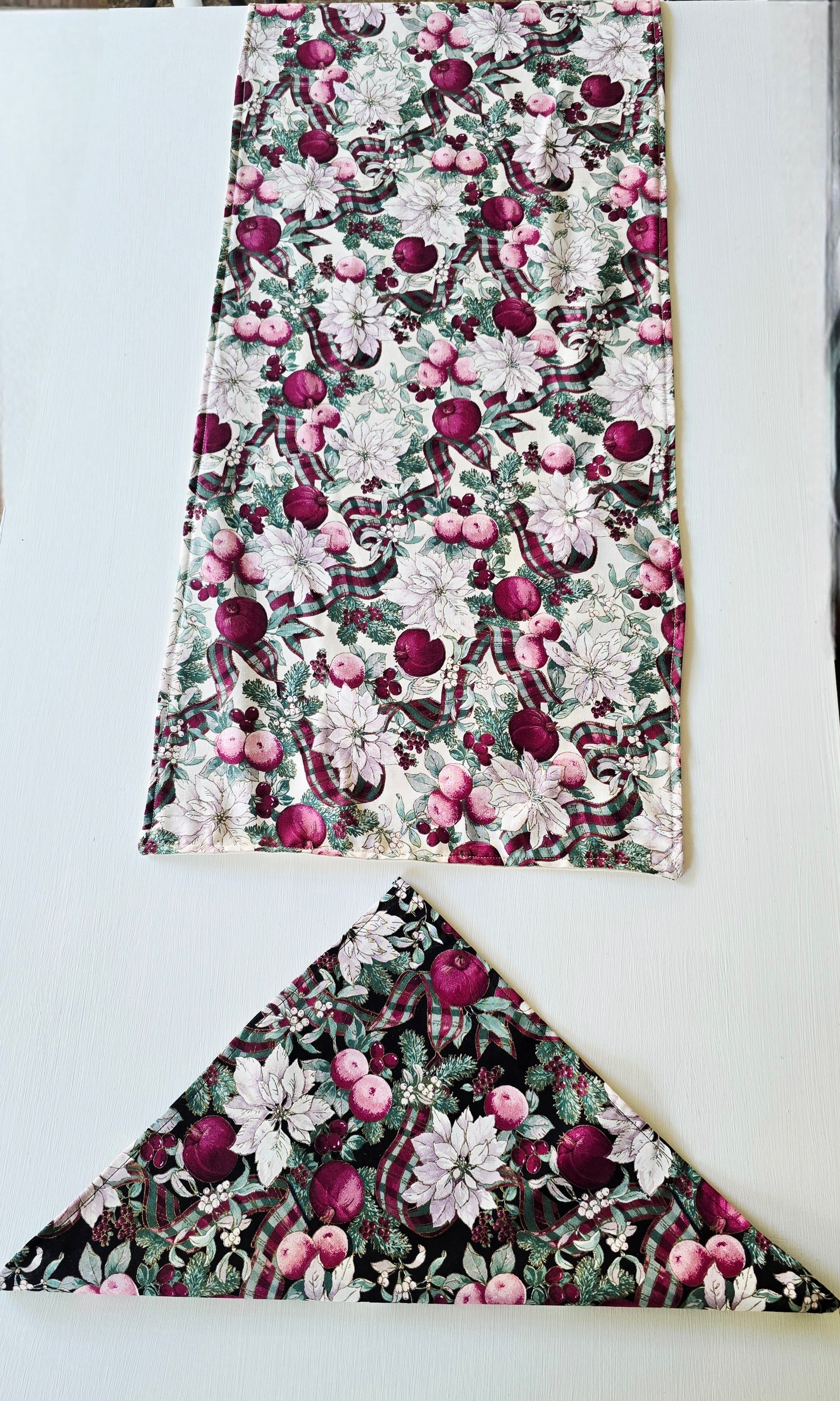 Christmas Design Table Runner + 6 Napkins