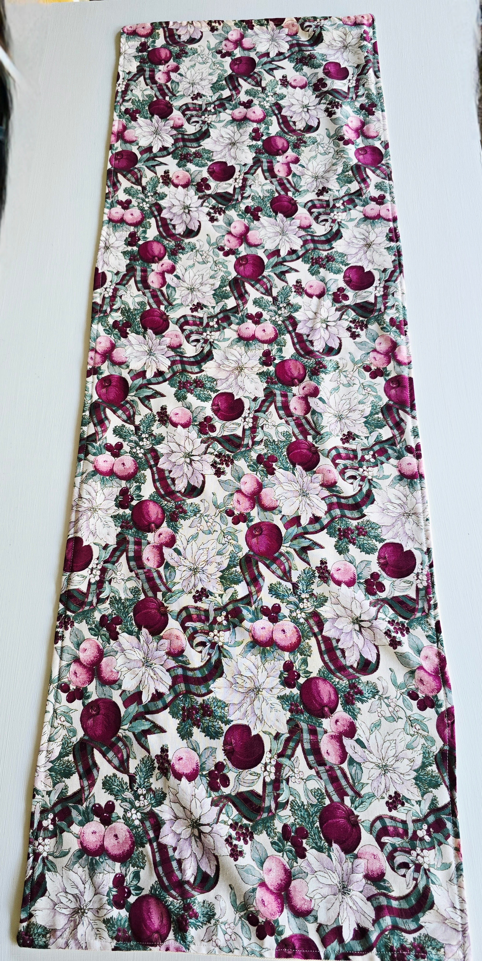 Christmas Design Table Runner + 6 Napkins