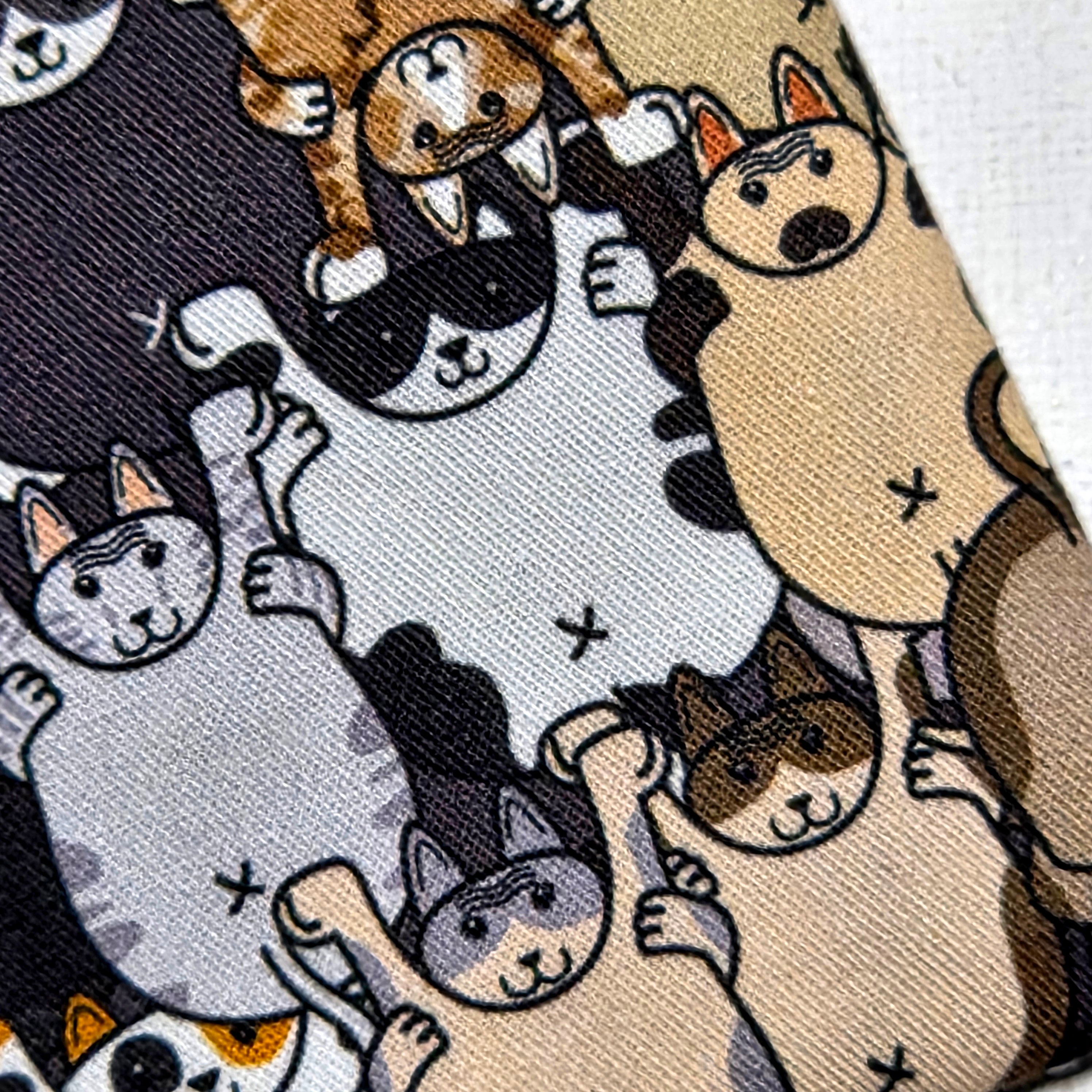 Sunglasses Pouch in Funny Mooning Cats Design