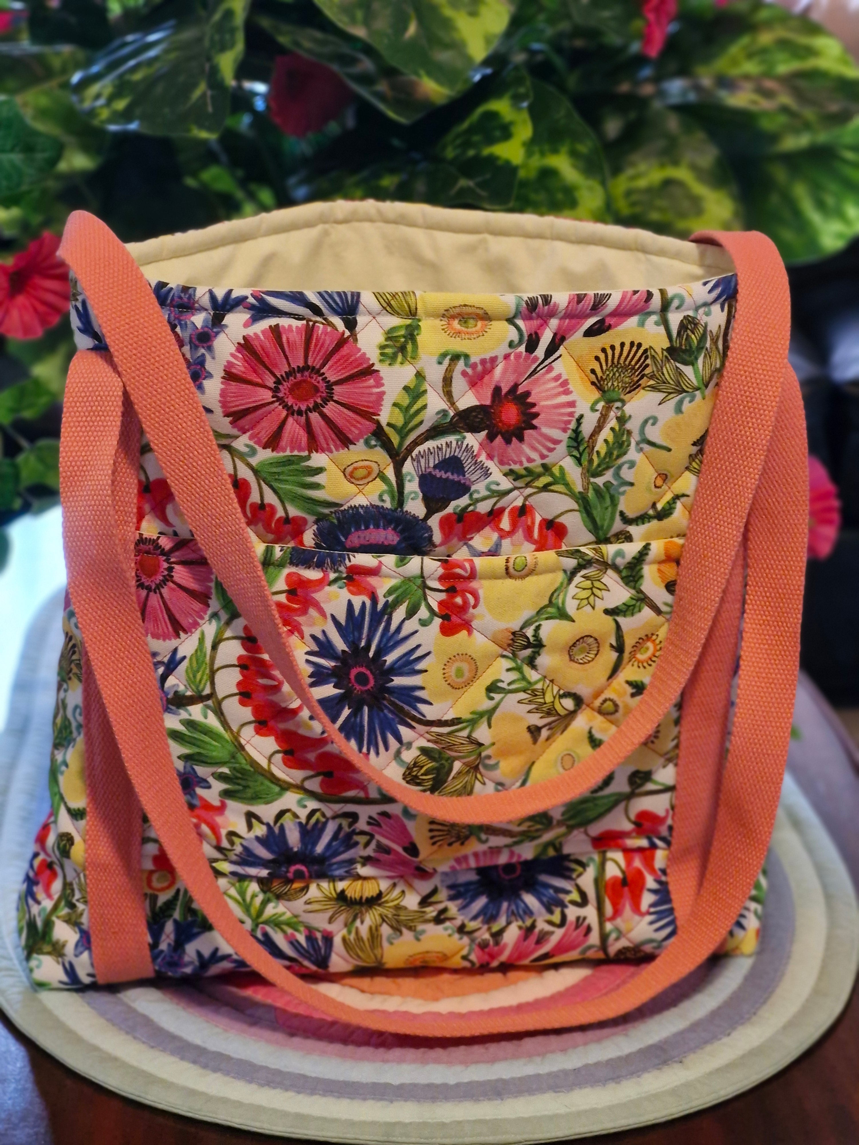 Quilted durable Tote bag in bright colors