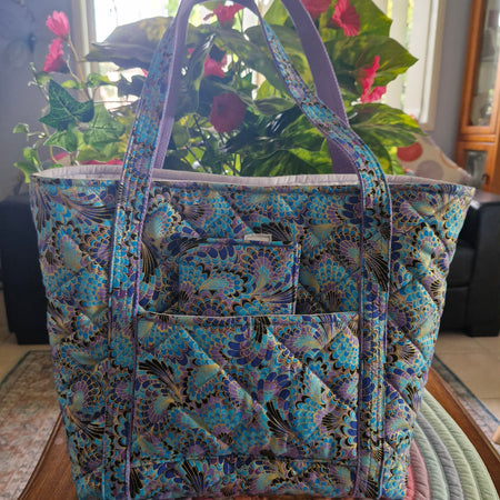 Quilted bag with matching accessory