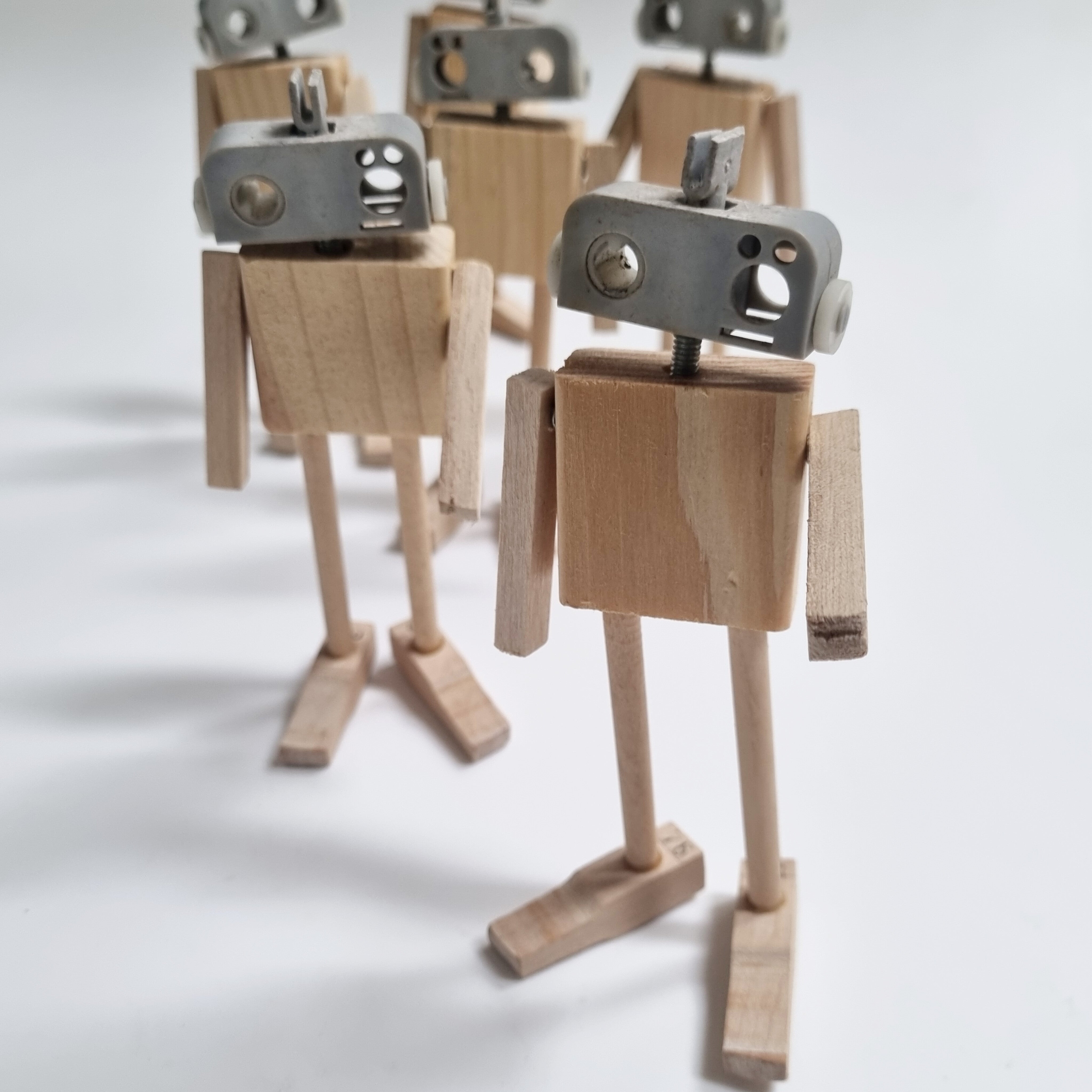 Remade, Reimagined: Ultra Minimal Bot Created from Waste Material