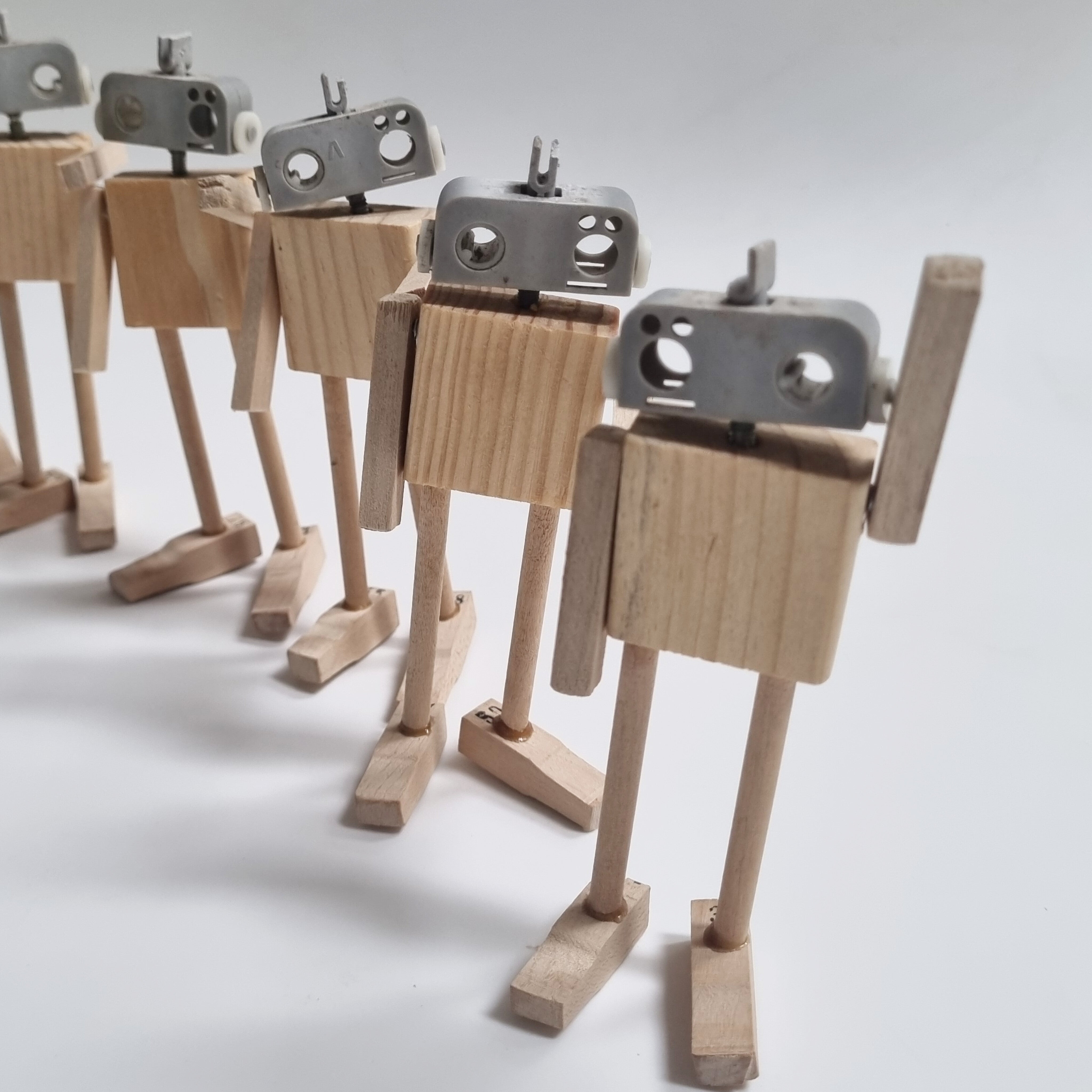 Remade, Reimagined: Ultra Minimal Bot Created from Waste Material