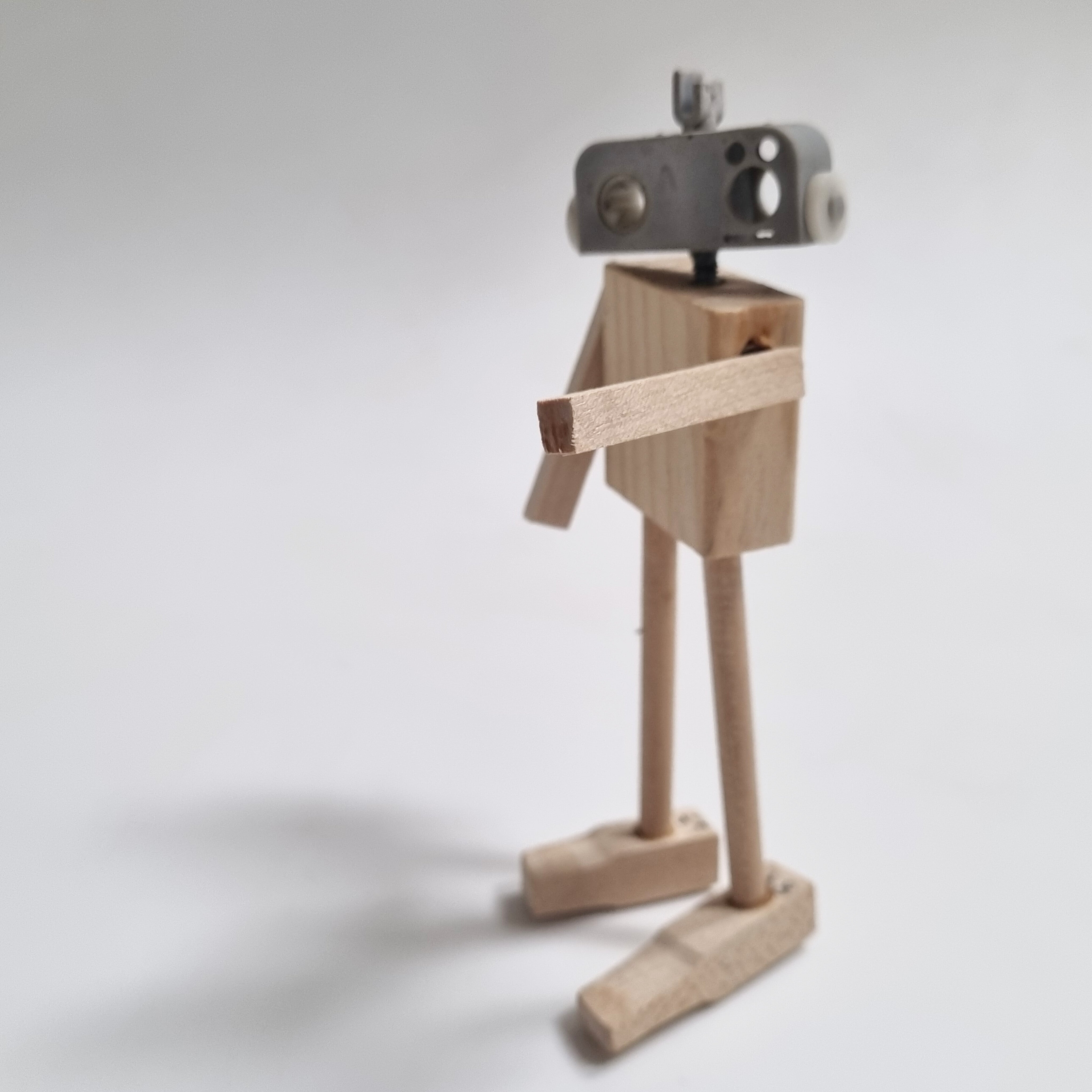 Remade, Reimagined: Ultra Minimal Bot Created from Waste Material