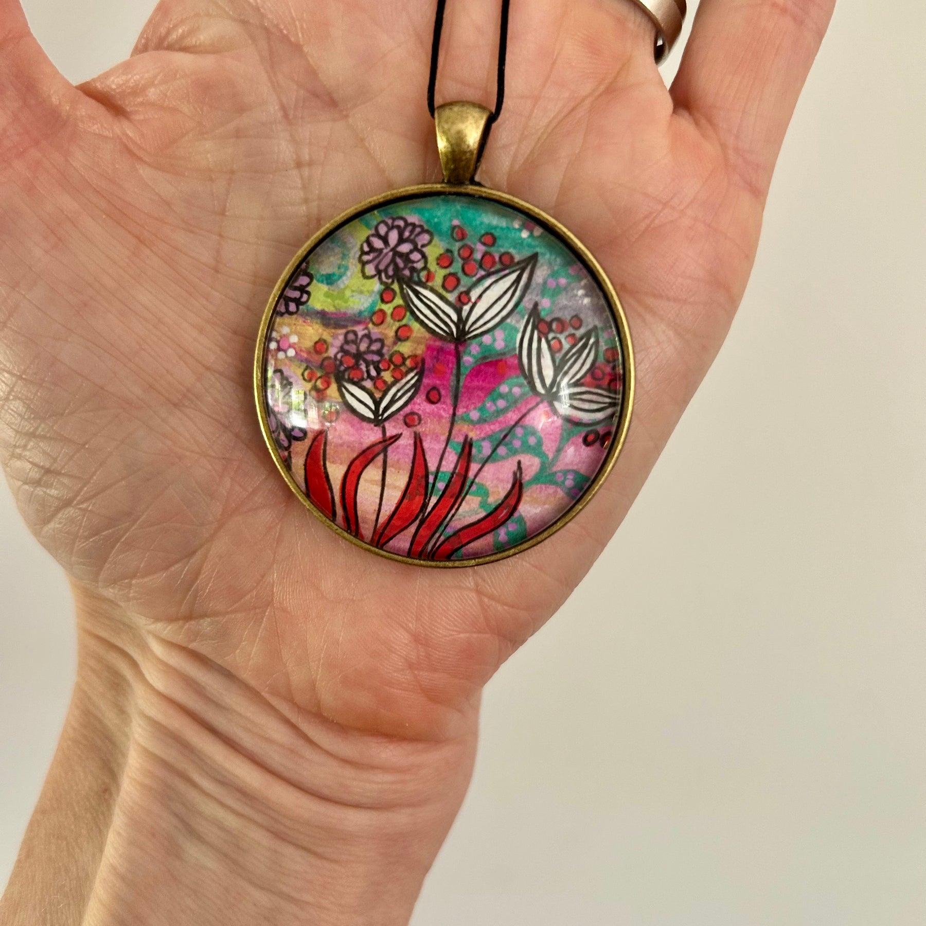 Hand-painted necklace : Peppermint Blooms