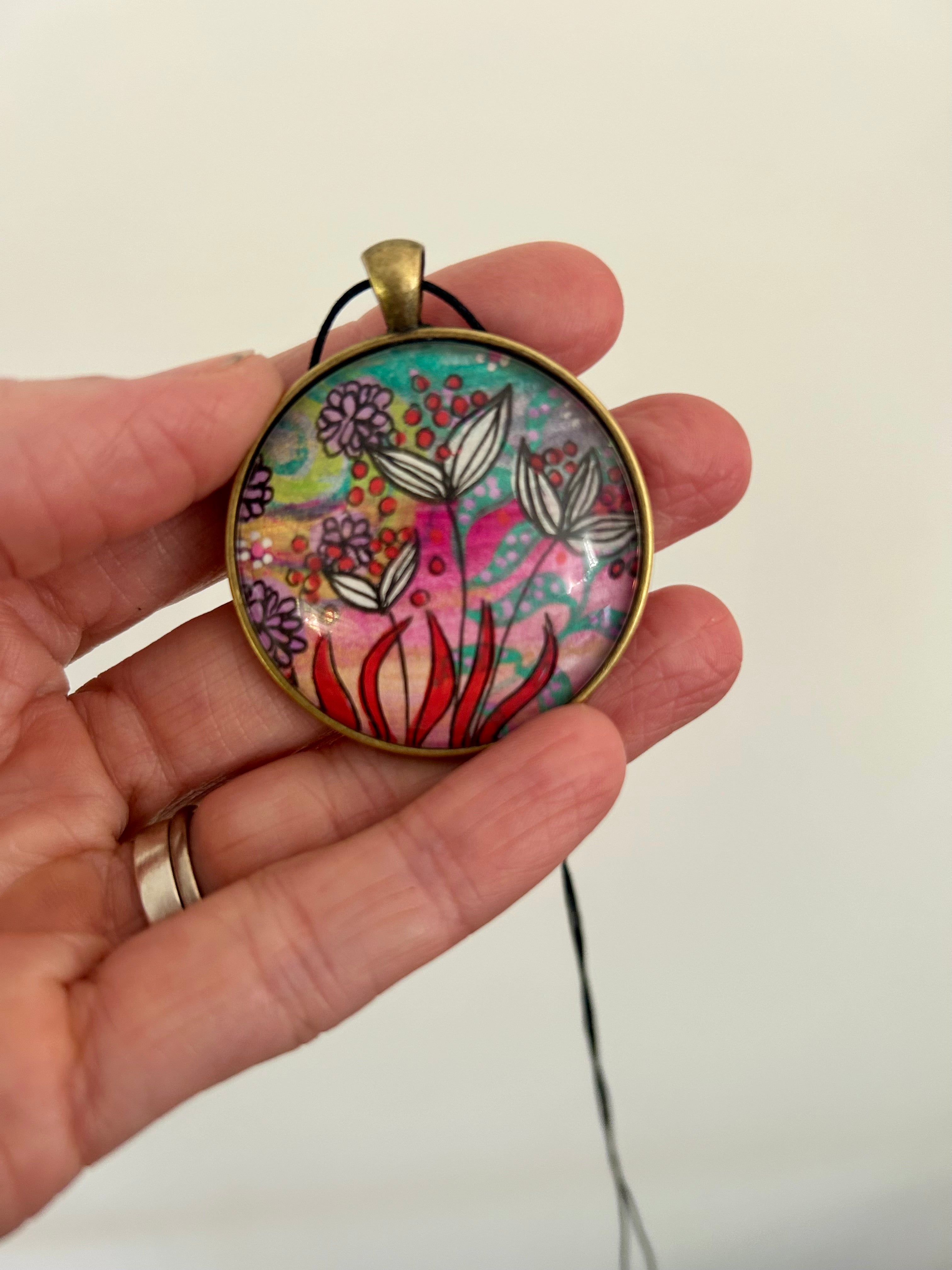 Hand-painted necklace : Peppermint Blooms