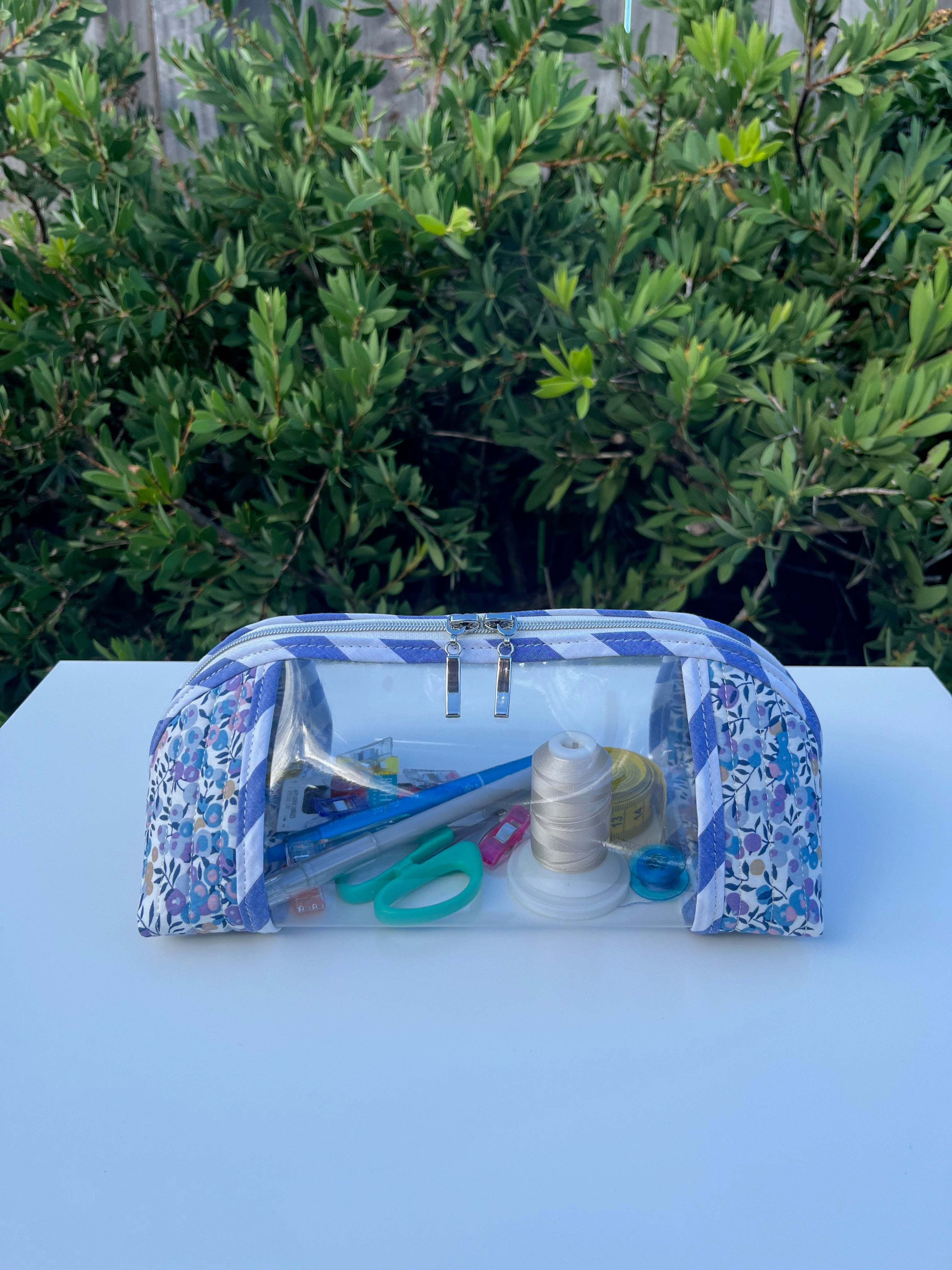 Liberty Clearly Trixie pouch - Wiltshire E (Liberty Tana Lawn)