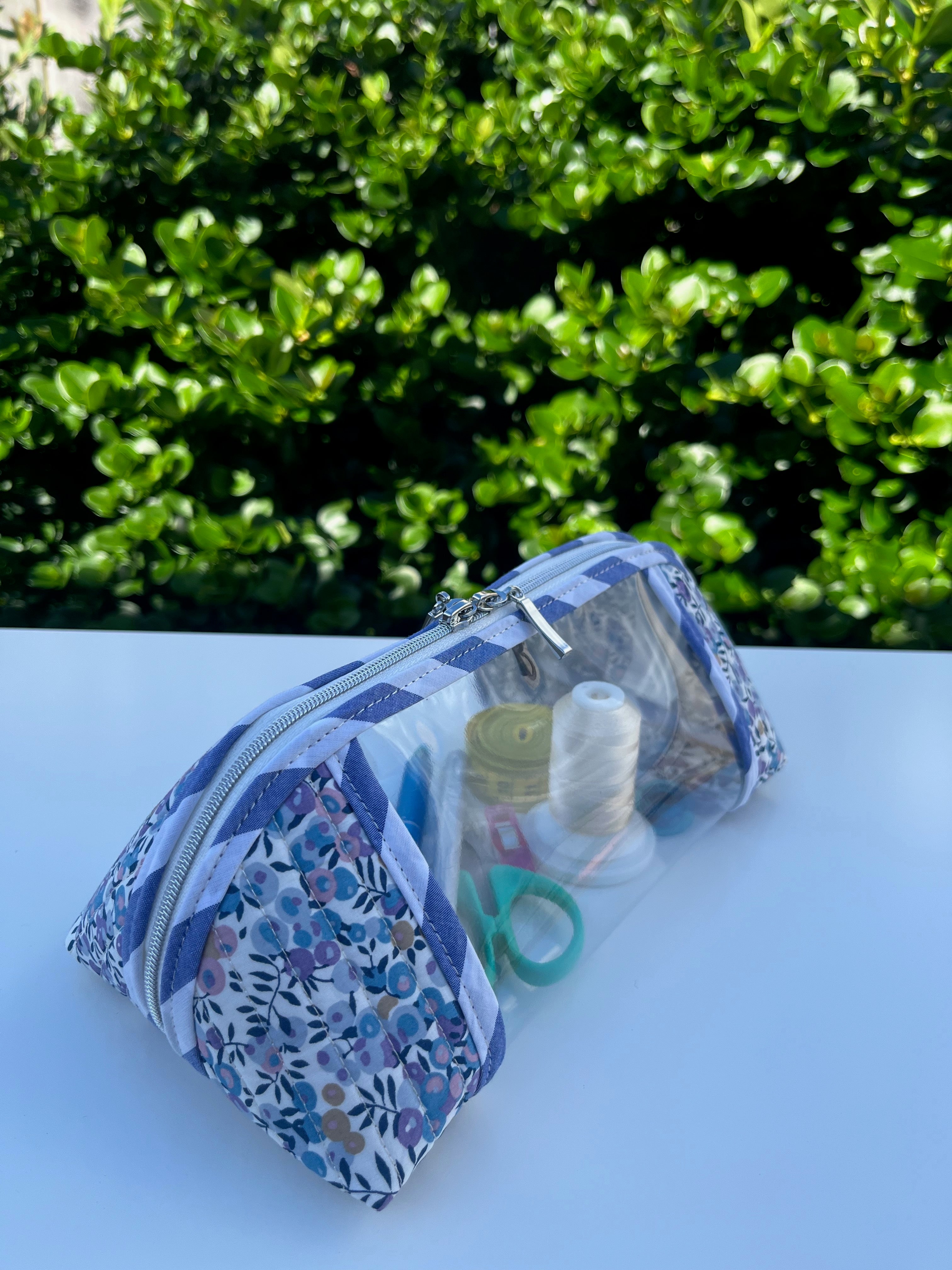 Liberty Clearly Trixie pouch - Wiltshire E (Liberty Tana Lawn)