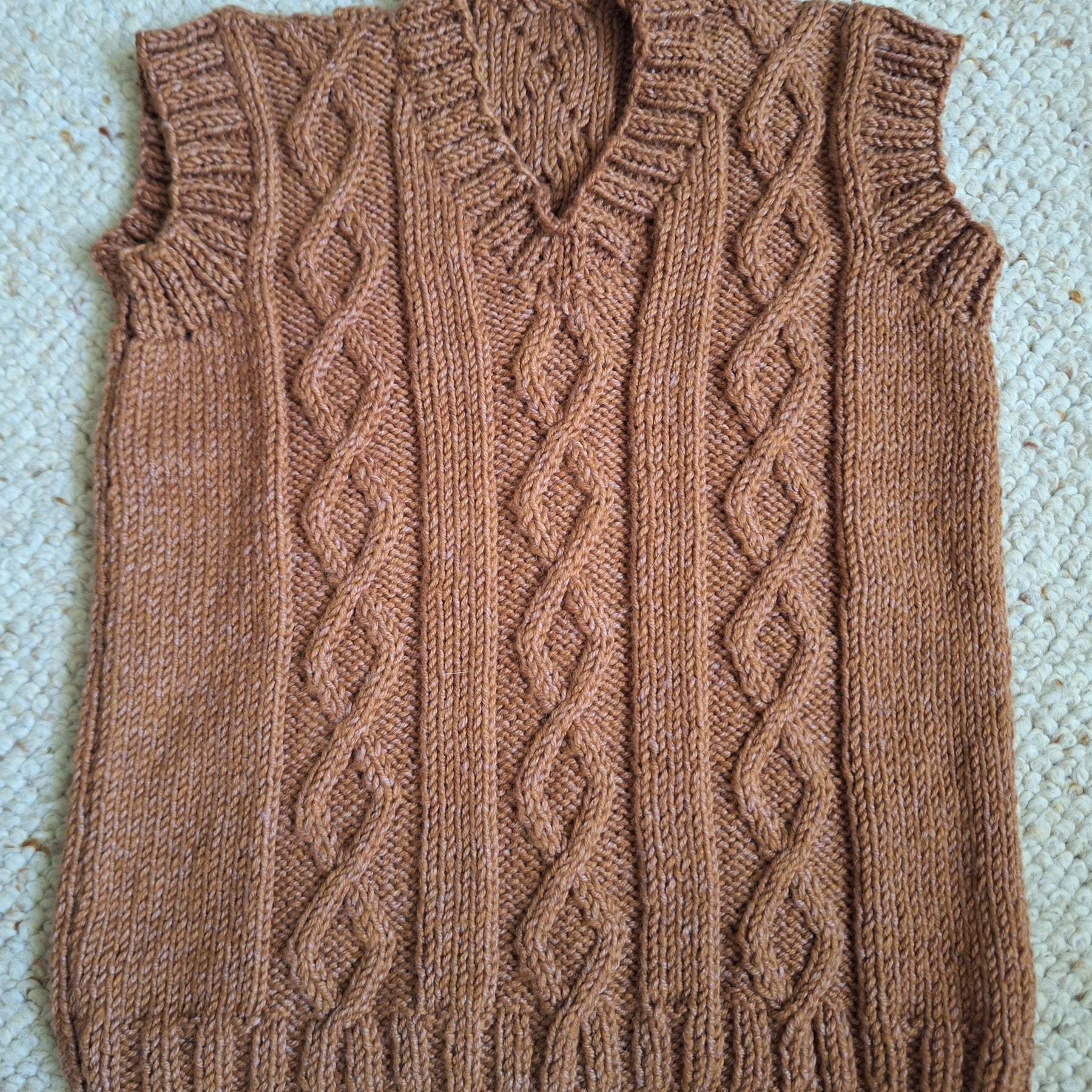 Snuggly 'Brown Bear' Toddler-Kid's Cable-knit Vest. Sz 2-4 Yrs*