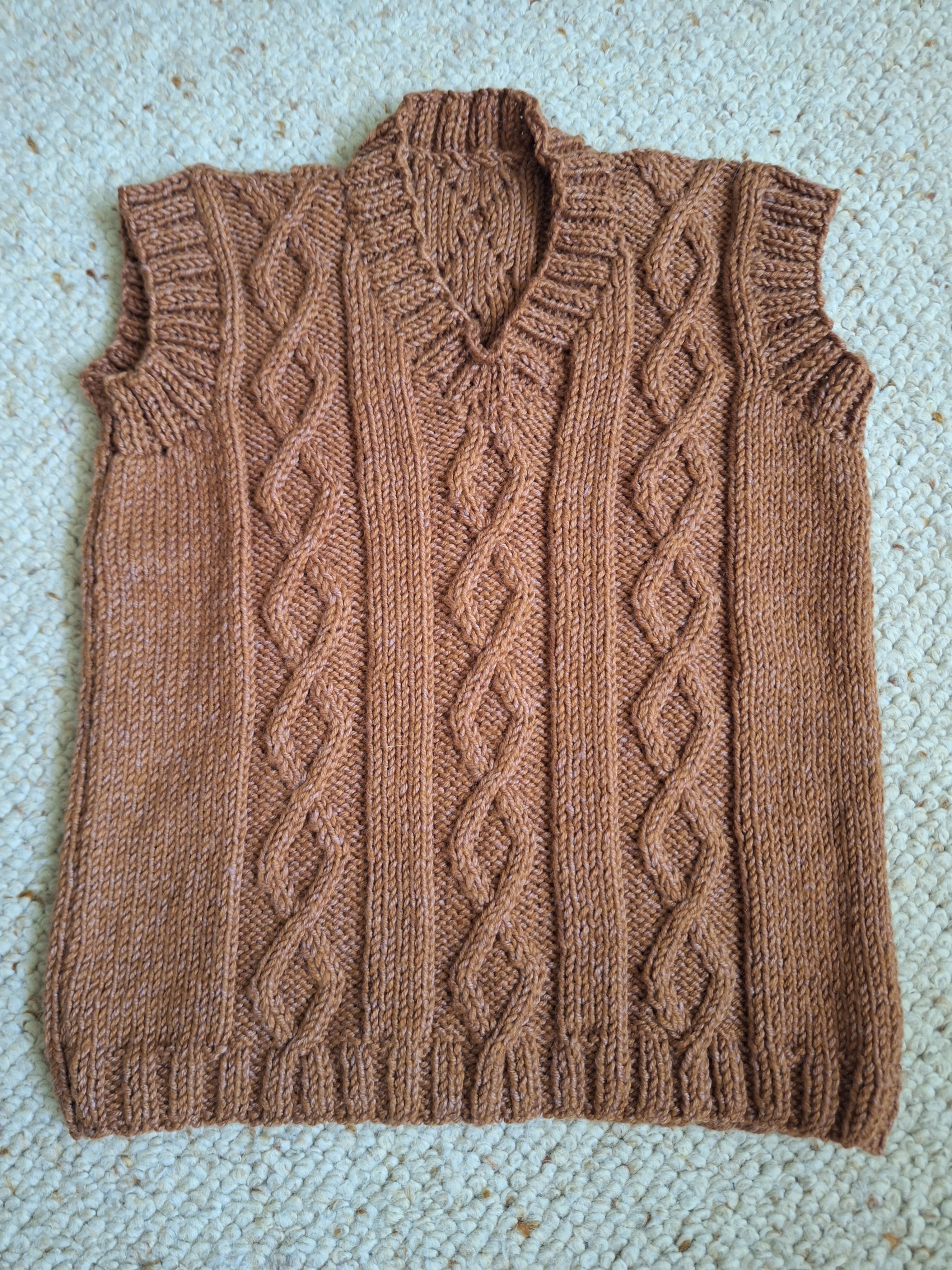 Snuggly 'Brown Bear' Toddler-Kid's Cable-knit Vest. Sz 2-4 Yrs*