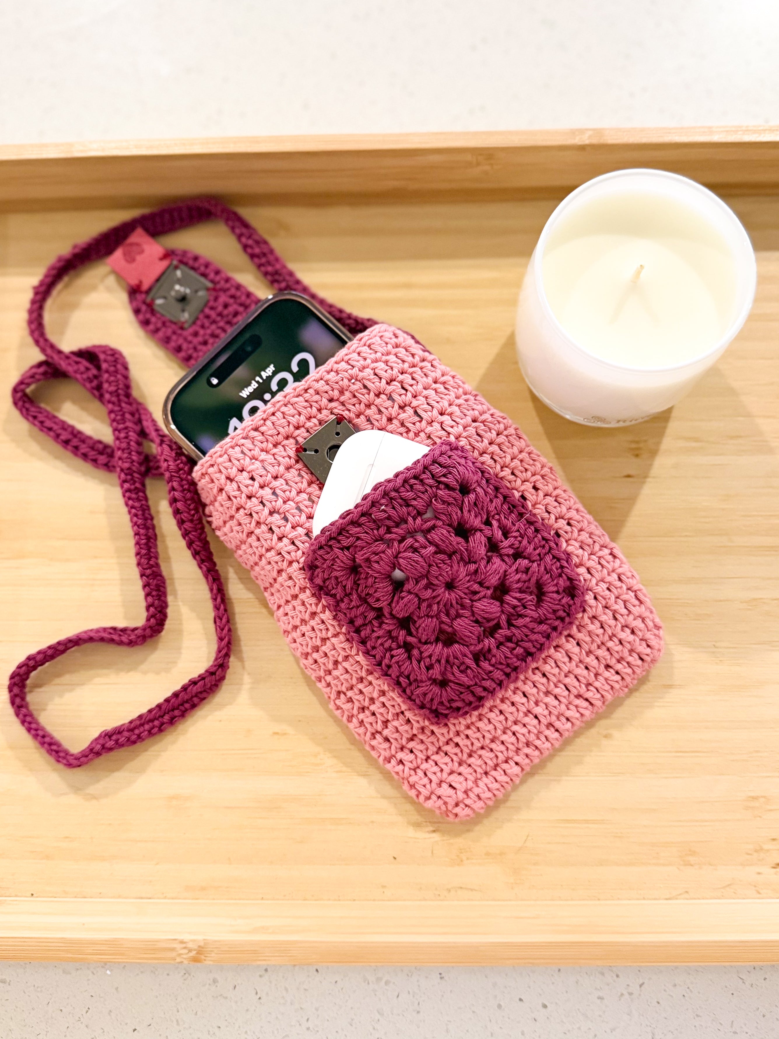 #046-4 Mobile phone bag with pocket