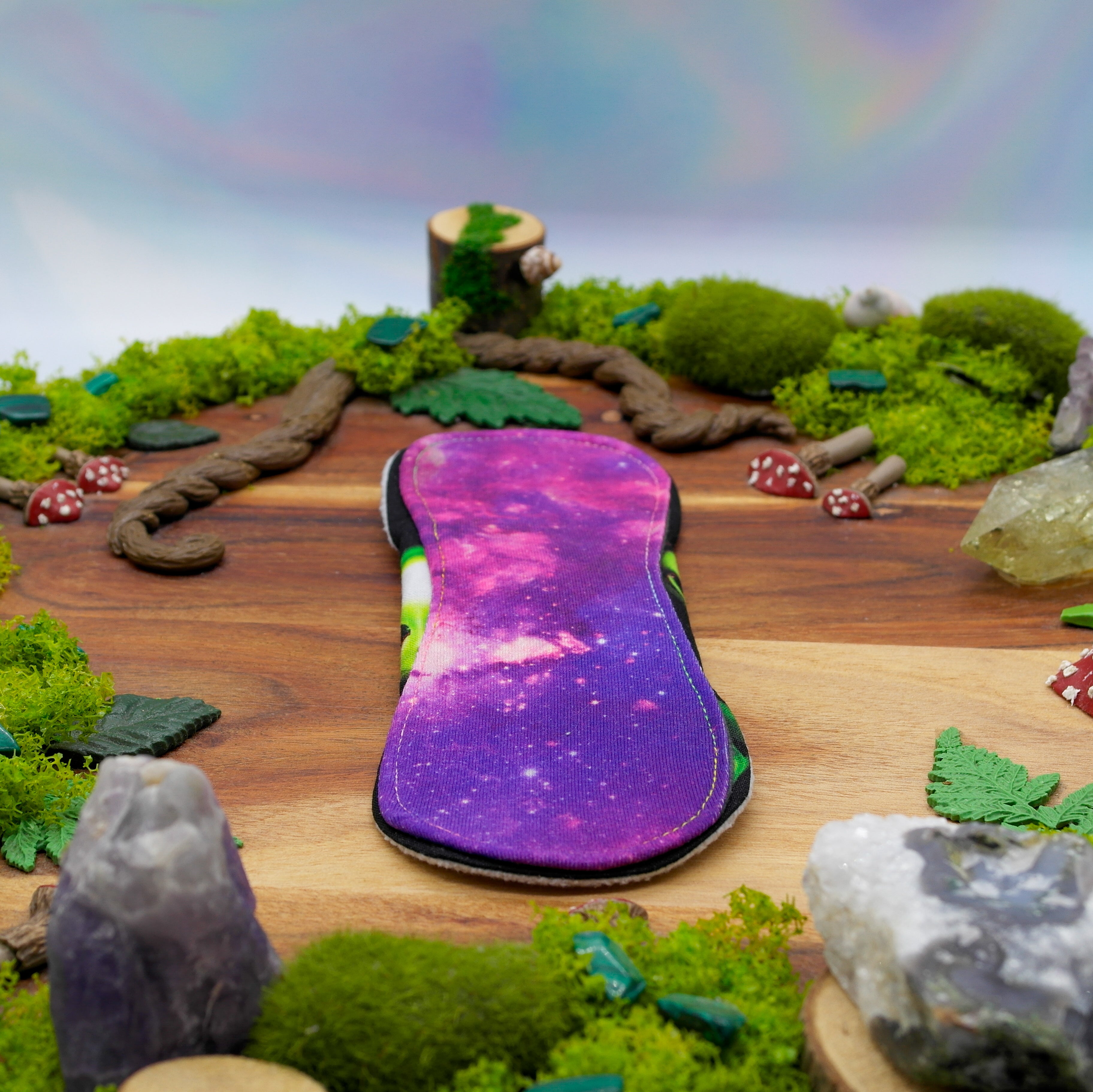 OOAK period cloth pad 8" Heavy (mishmash) - close encounters