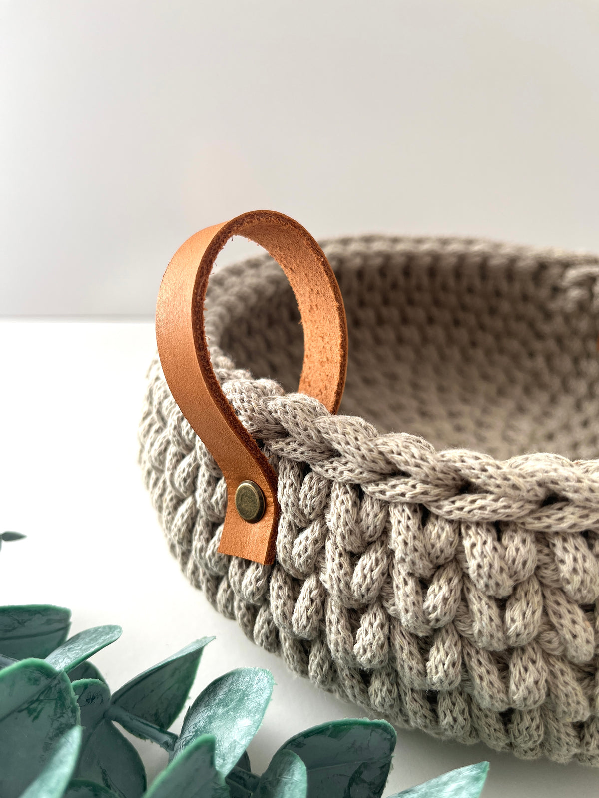 Crochet basket with handles - colour Pale Olive