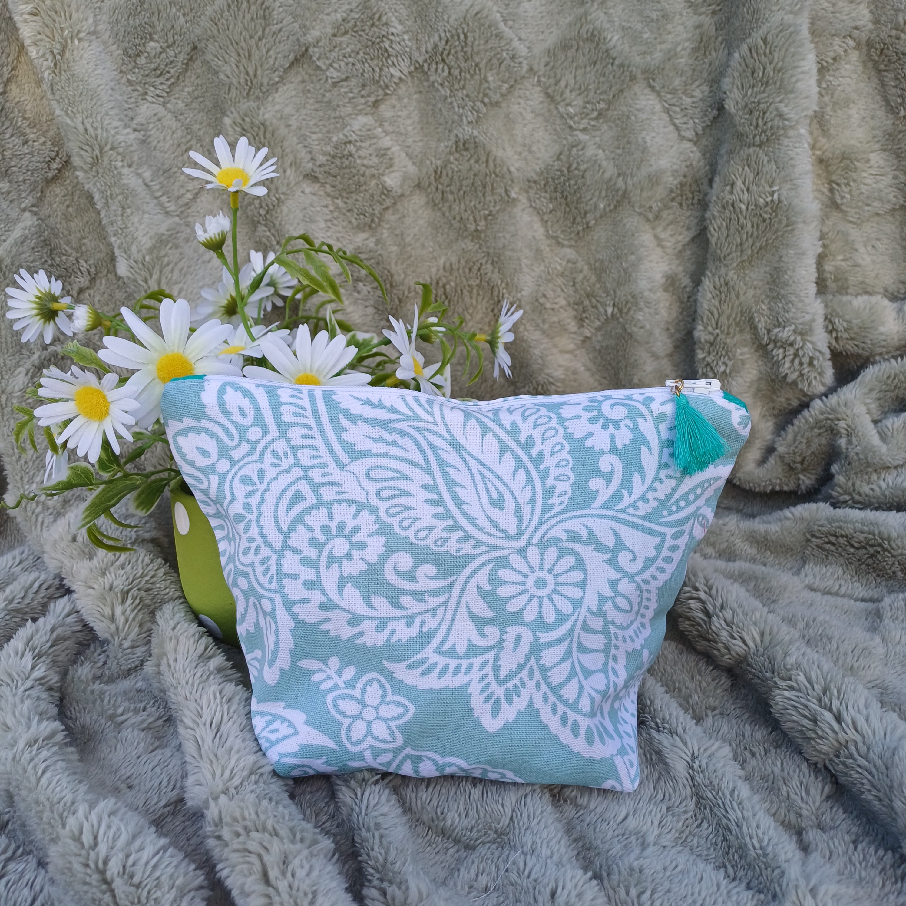 Green Filigree Design Zipper Pouch