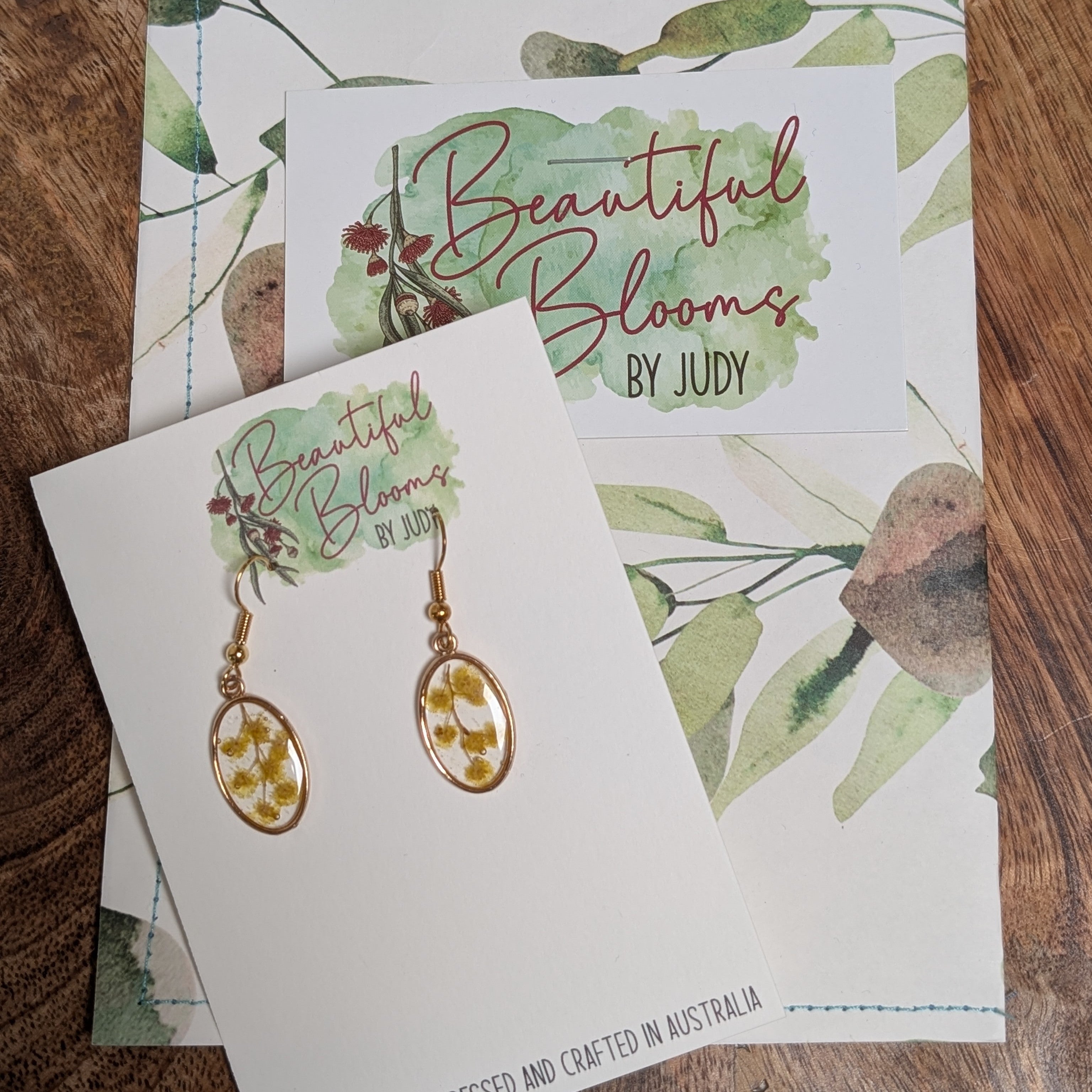 Wattle oval earrings
