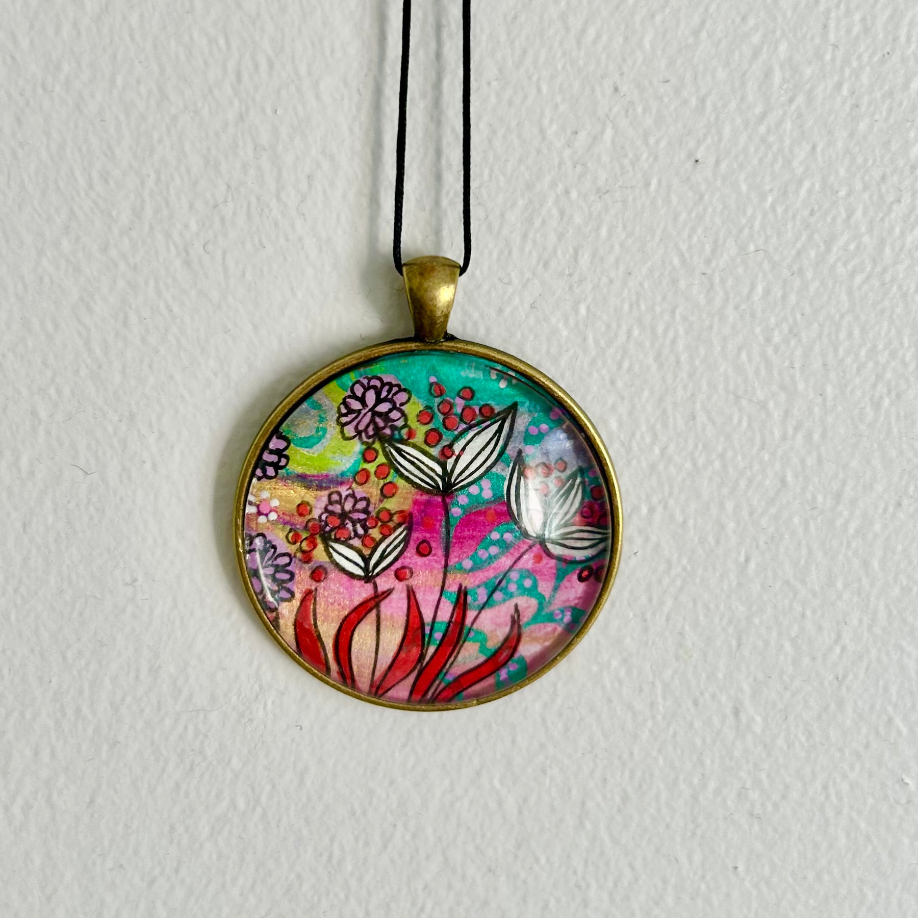 Hand-painted necklace : Peppermint Blooms