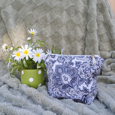 Black & White Filigree Design Zipper Pouch