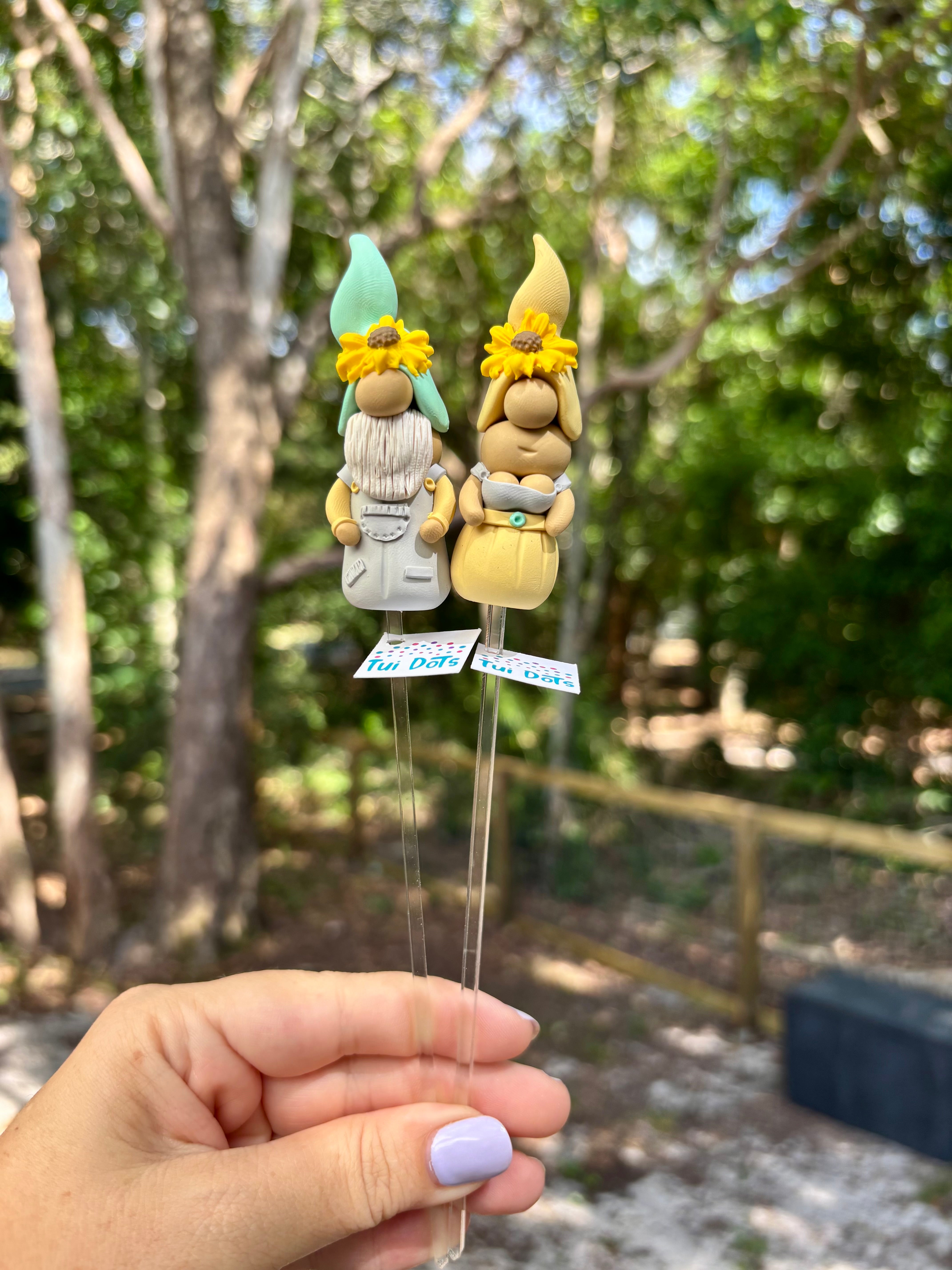 Tiny Gnomes | Sunflowers | Roderick & Patsy