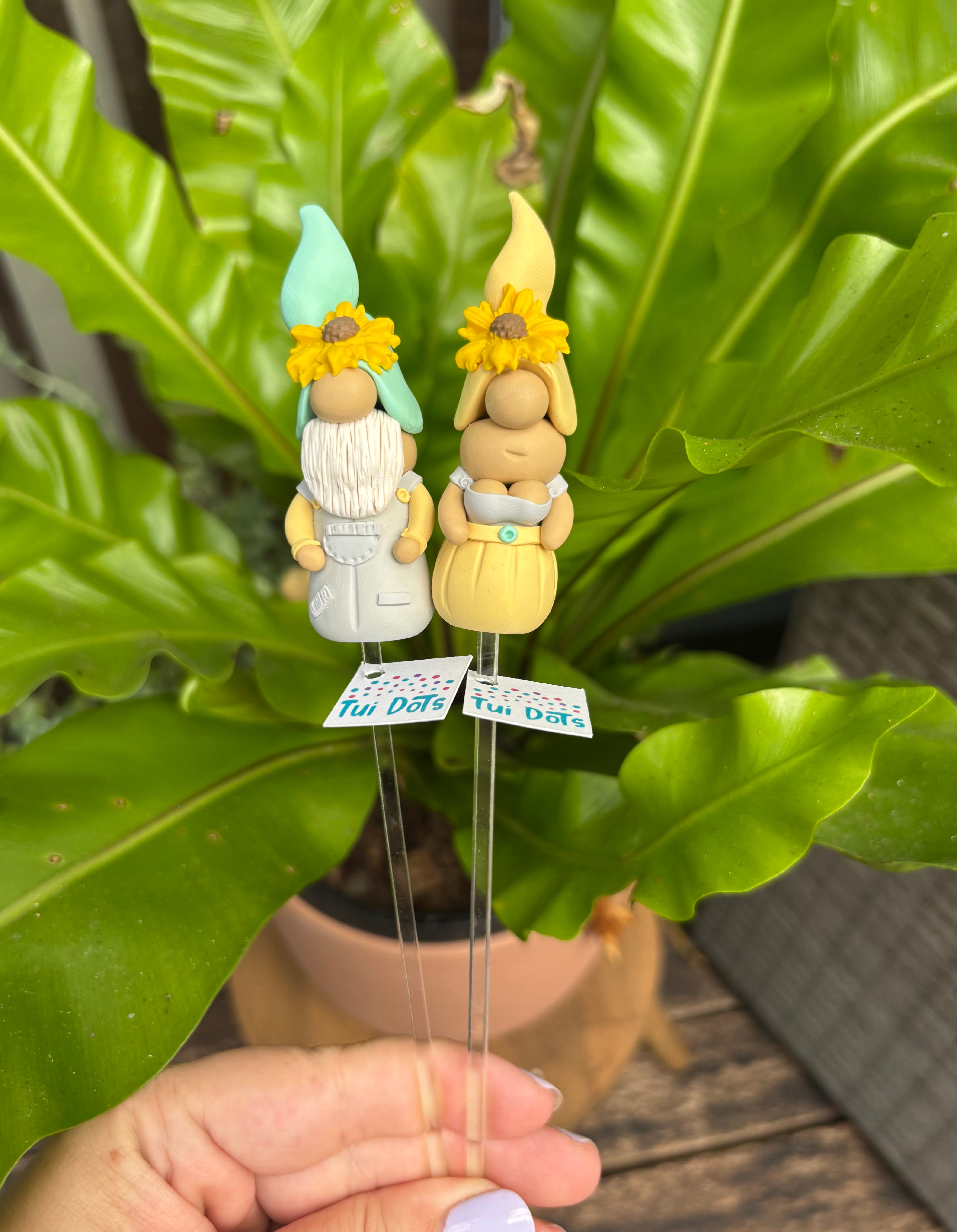 Tiny Gnomes | Sunflowers | Roderick & Patsy