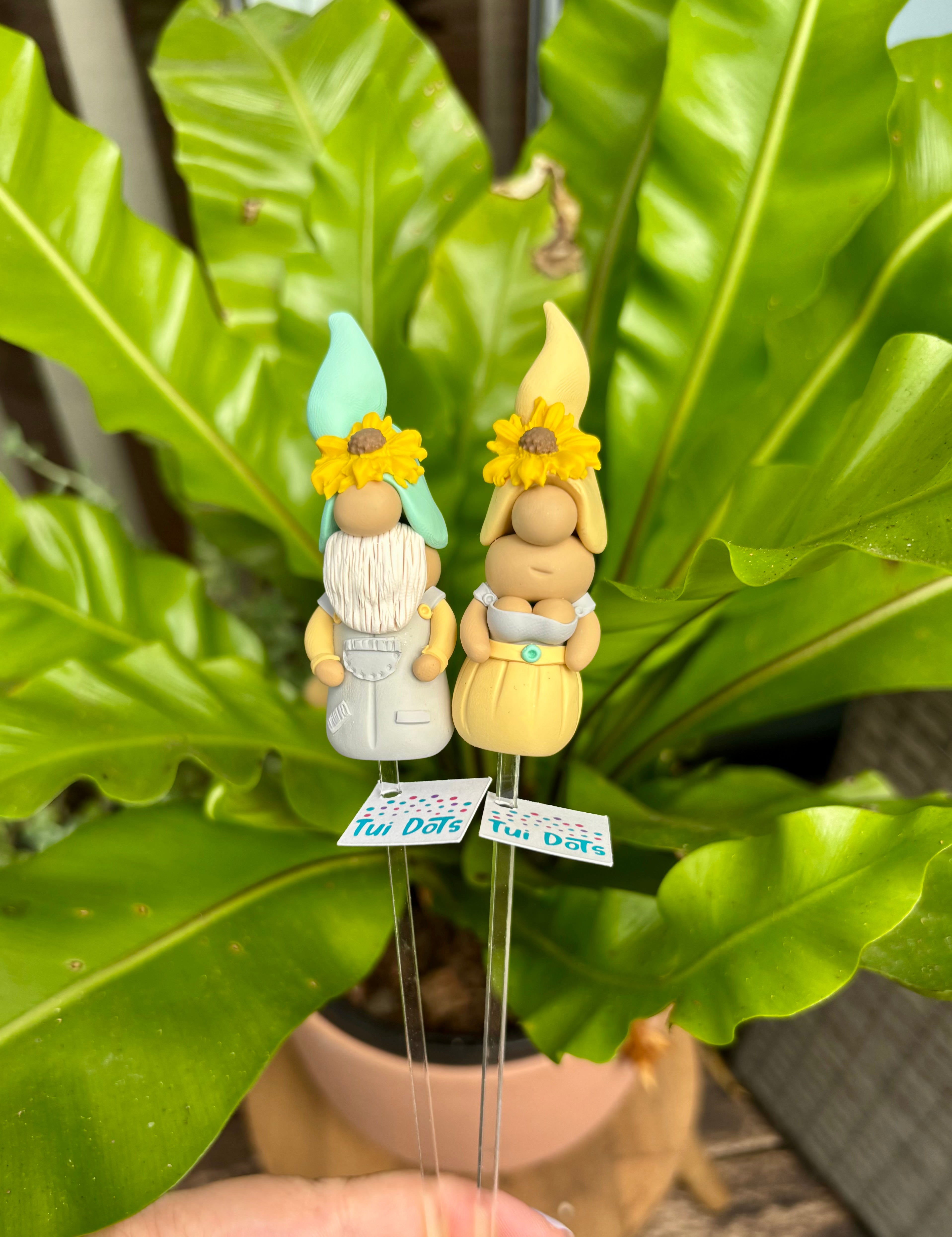 Tiny Gnomes | Sunflowers | Roderick & Patsy
