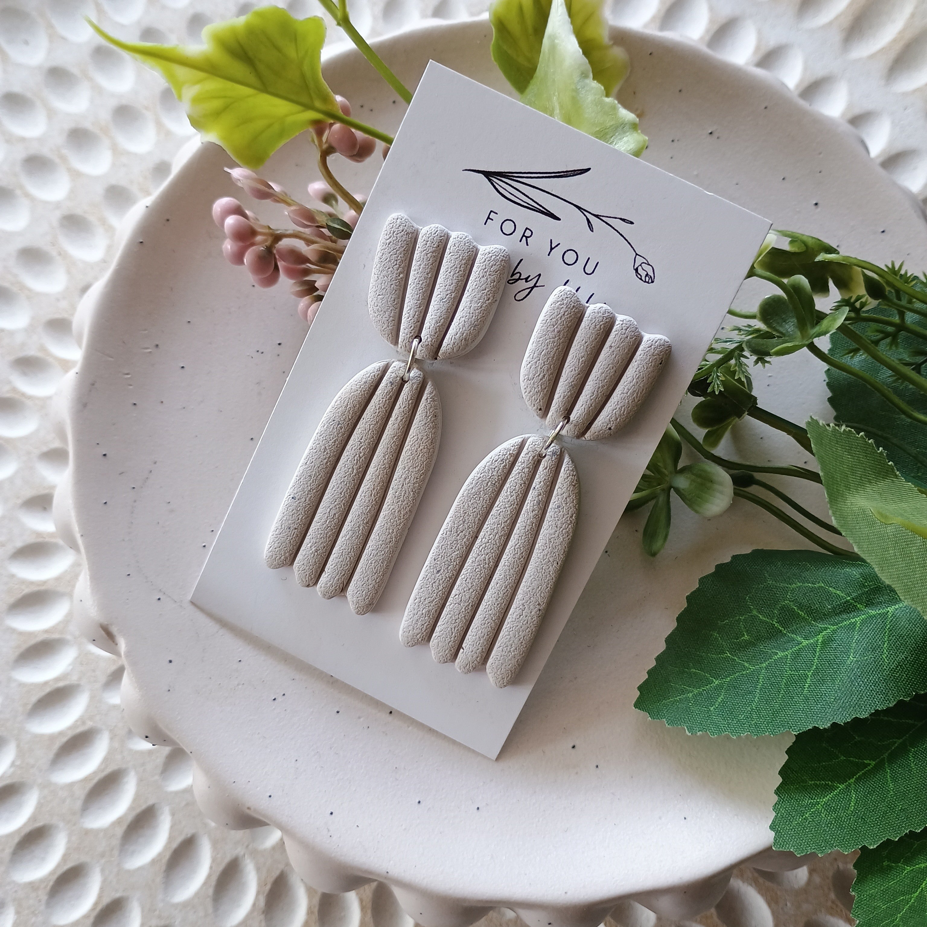 Gina dangle earrings- natural