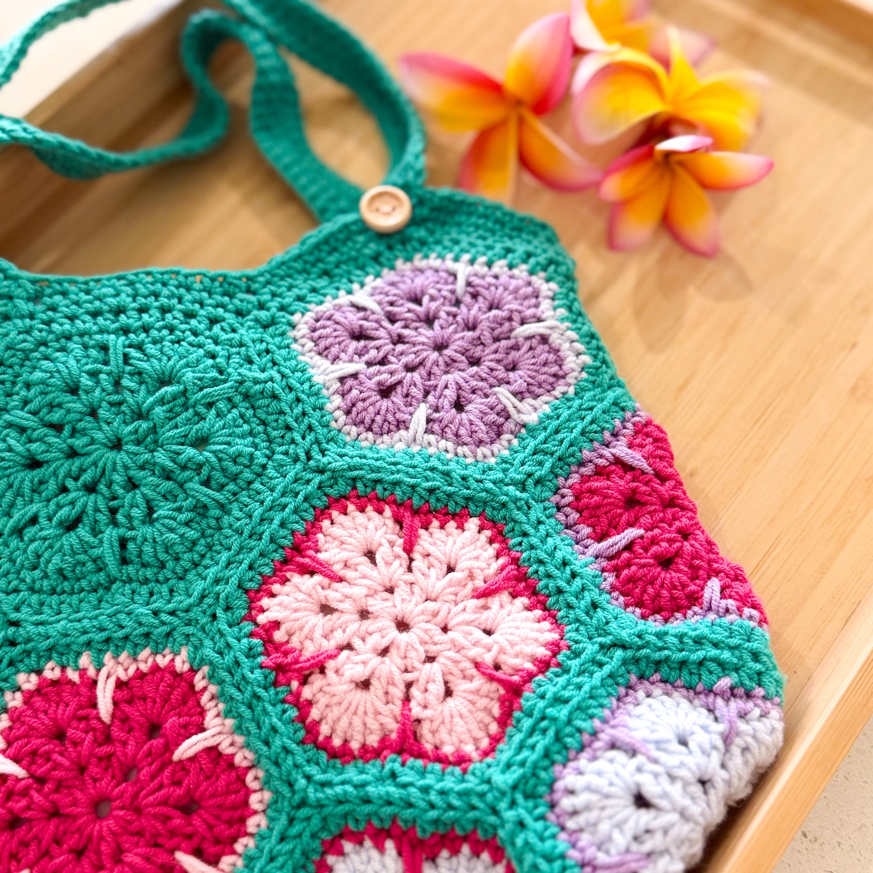 #066 African Violet Bag fully lined with Pocket