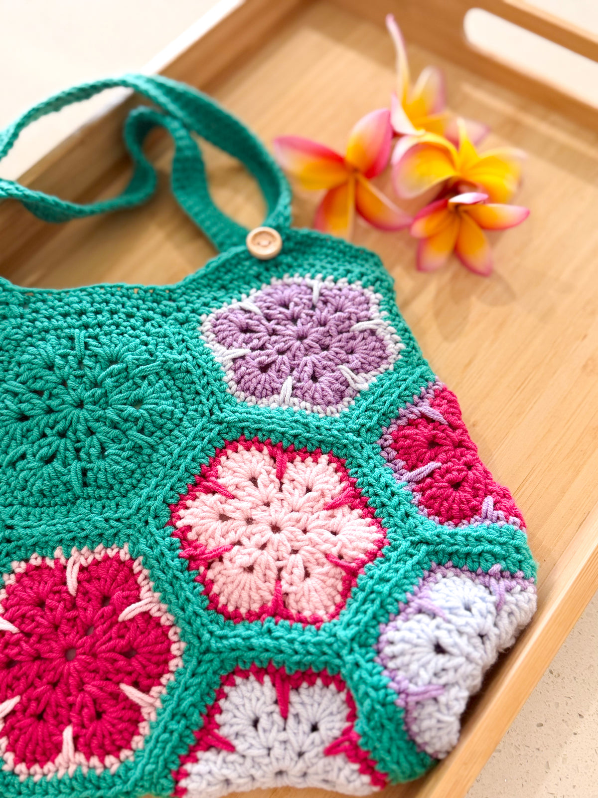 #066 African Violet Bag fully lined with Pocket