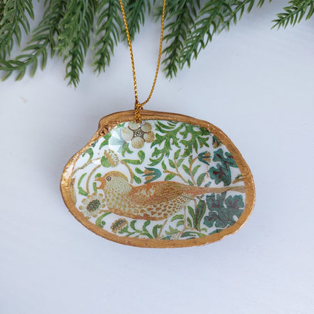 William Morris Strawberry Thief - Real pipi clam shell - Hanging Christmas ornament
