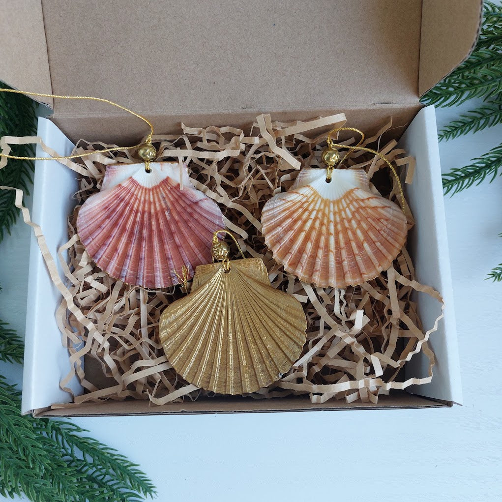 Set of three William Morris Strawberry Thief - Real shells - Hanging Christmas ornament