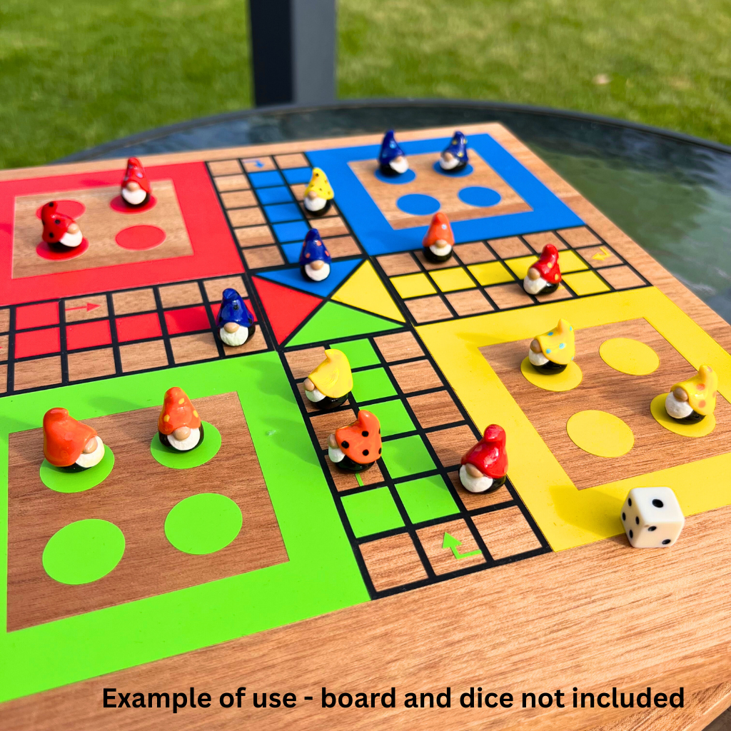 Sweet mini gnomes (set of 16)