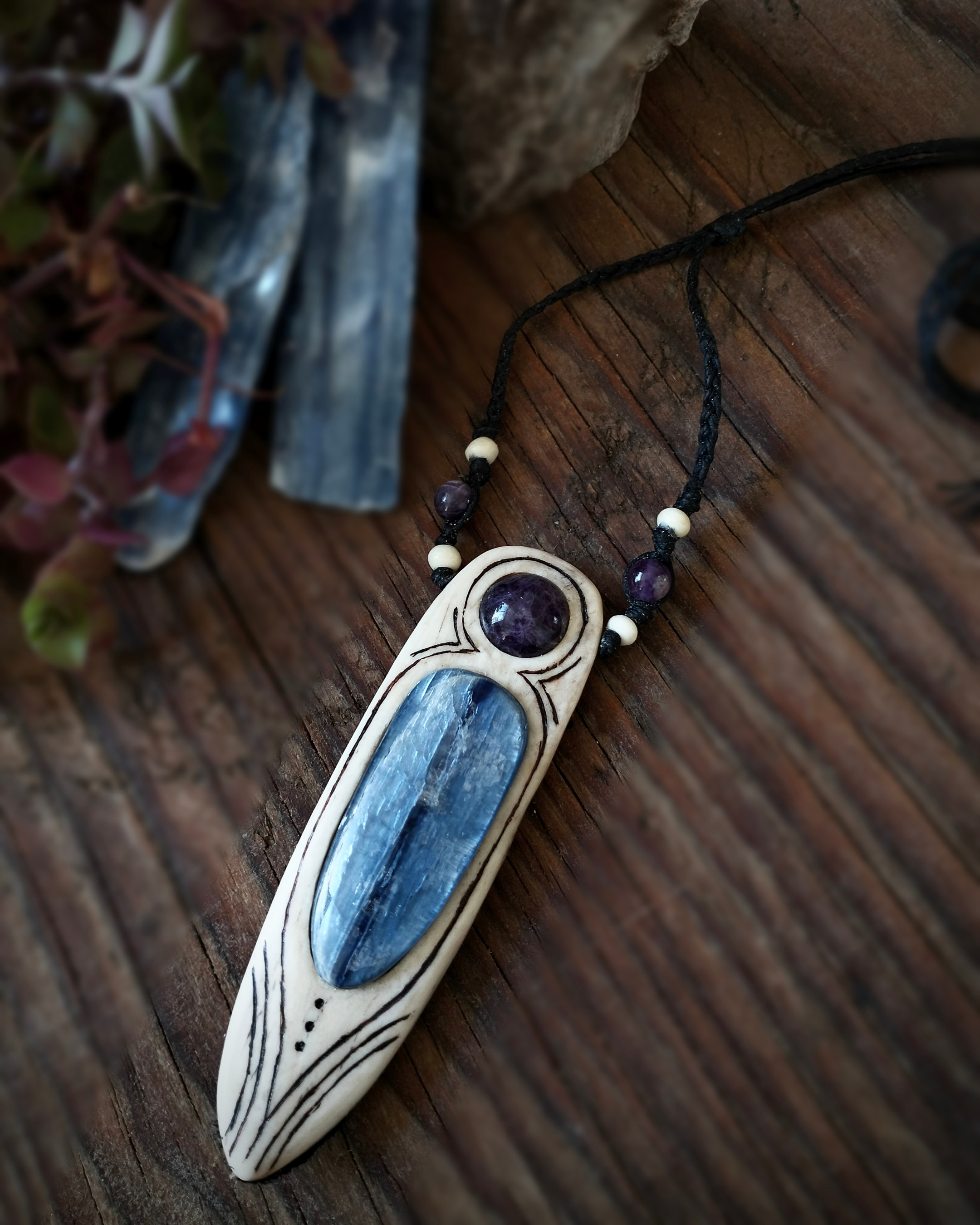 •| KYANITE | AMETHYST | DEER ANTLER |• NECKPIECE