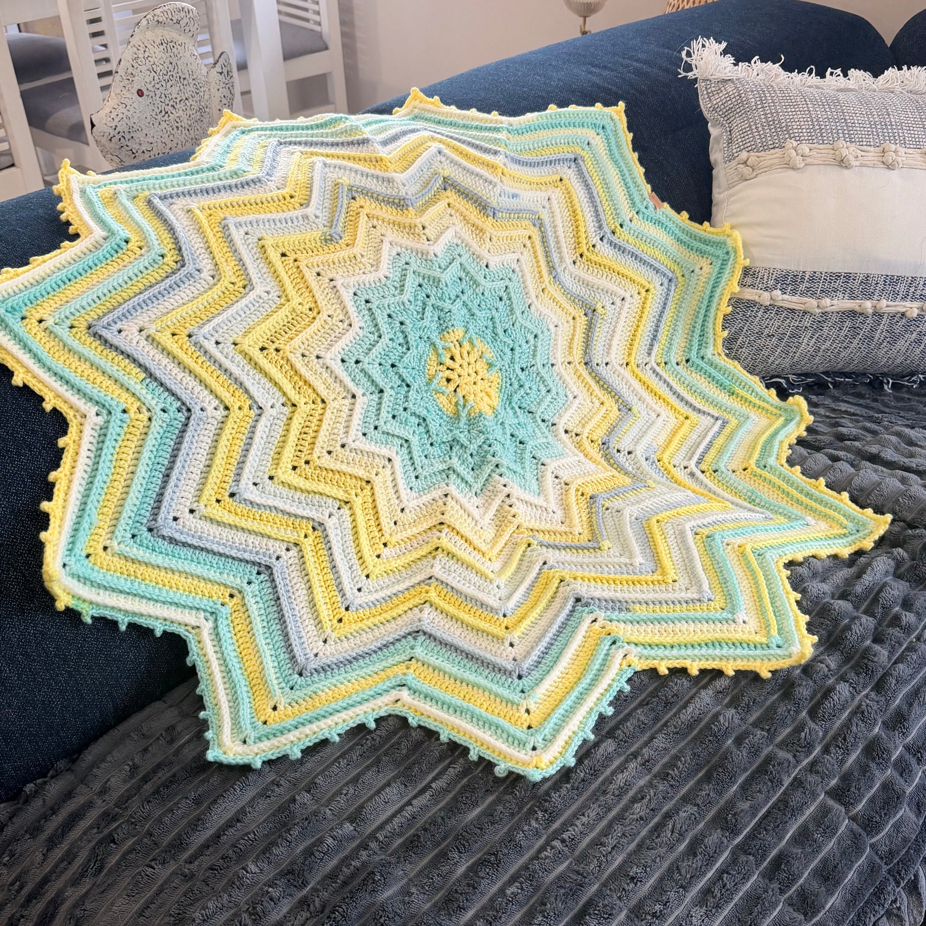 #065 Star Lap Blanket/ Throw Rug