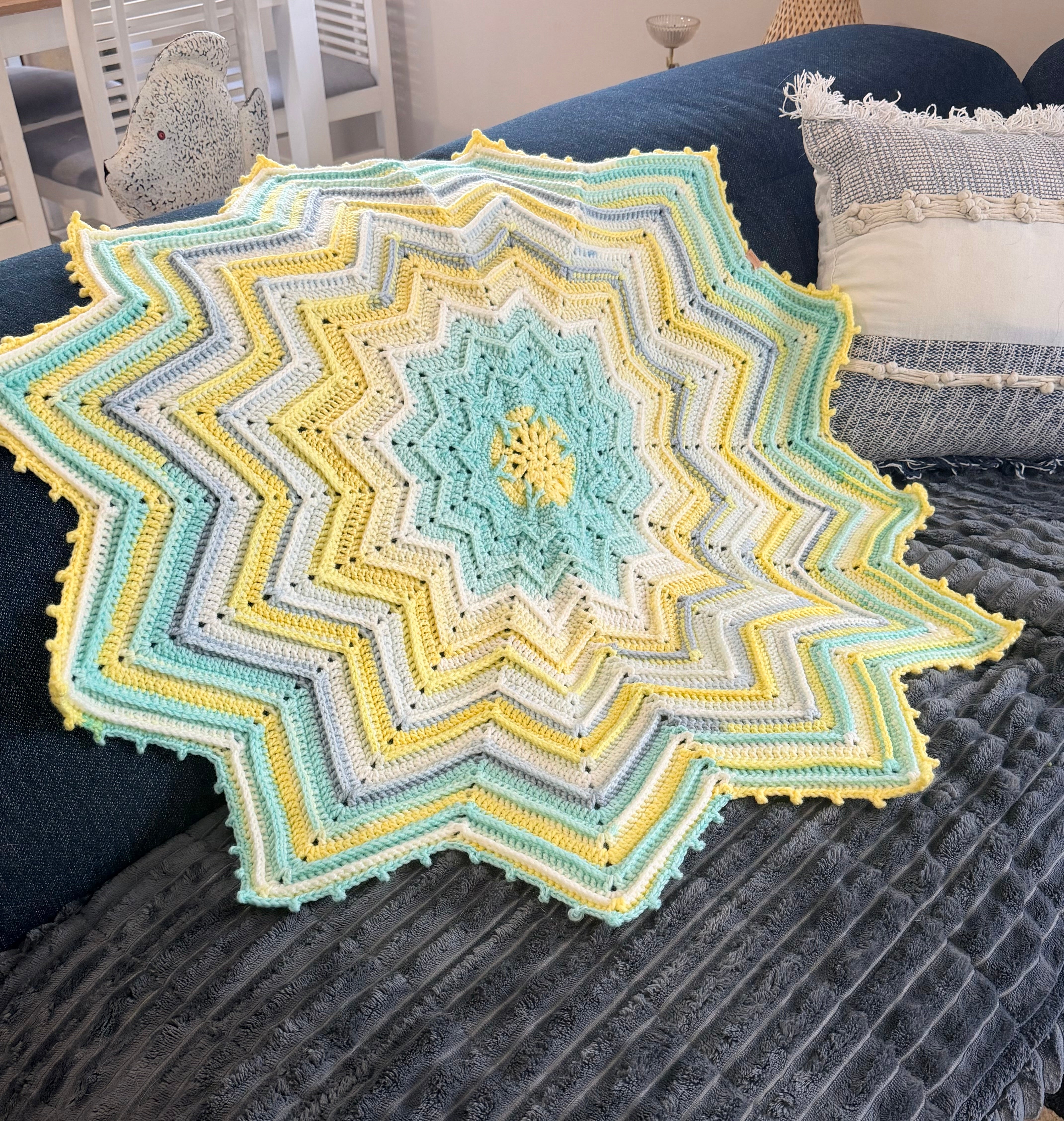 #065 Star Lap Blanket/ Throw Rug