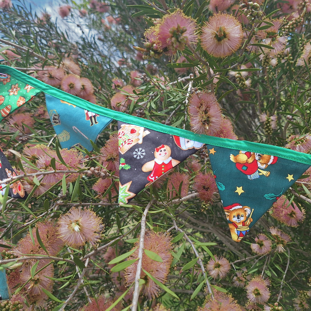 Handmade Christmas Bunting: Toys and Treats