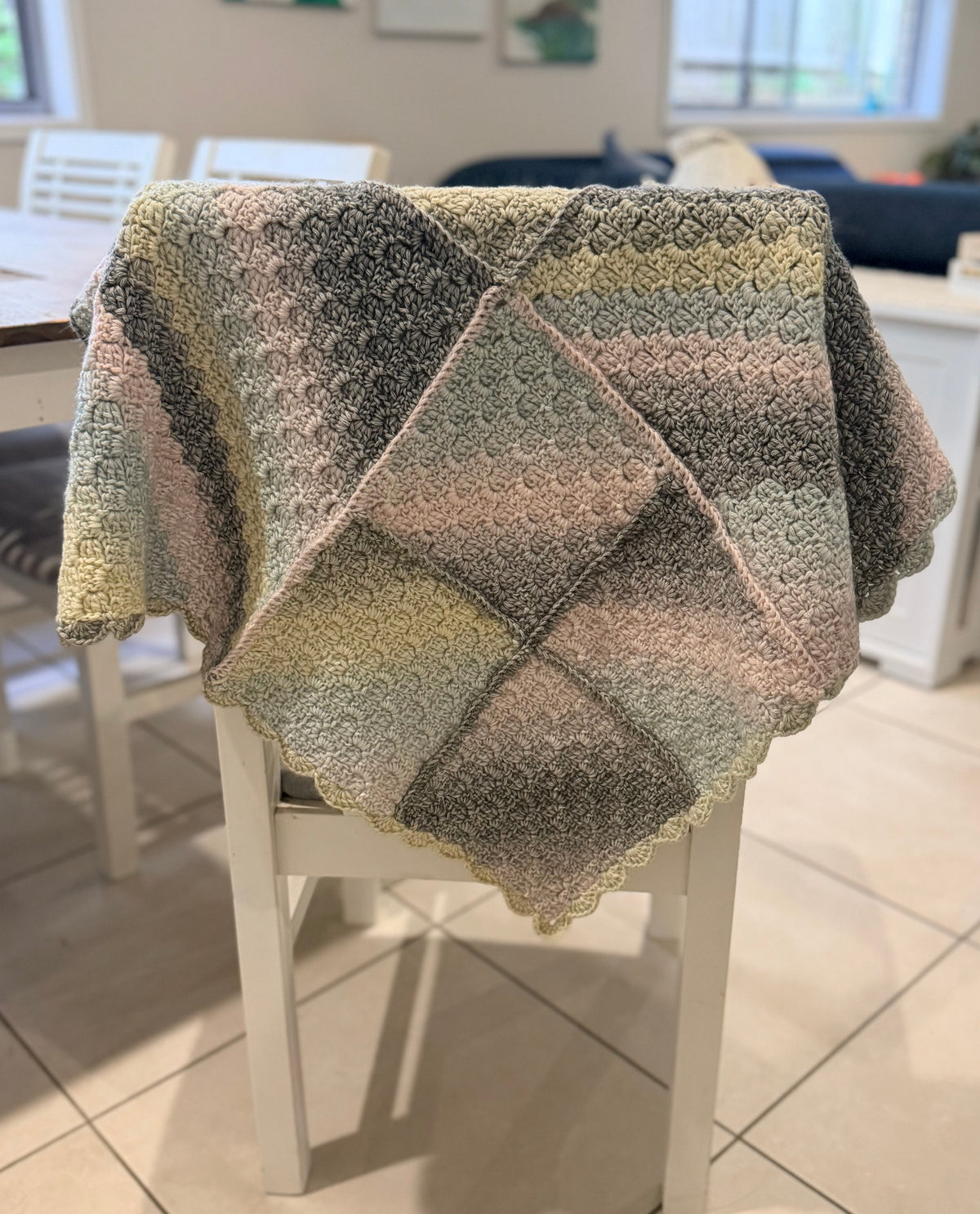 #052 Corner to Corner Squares Lap Blanket/ Throw Rug