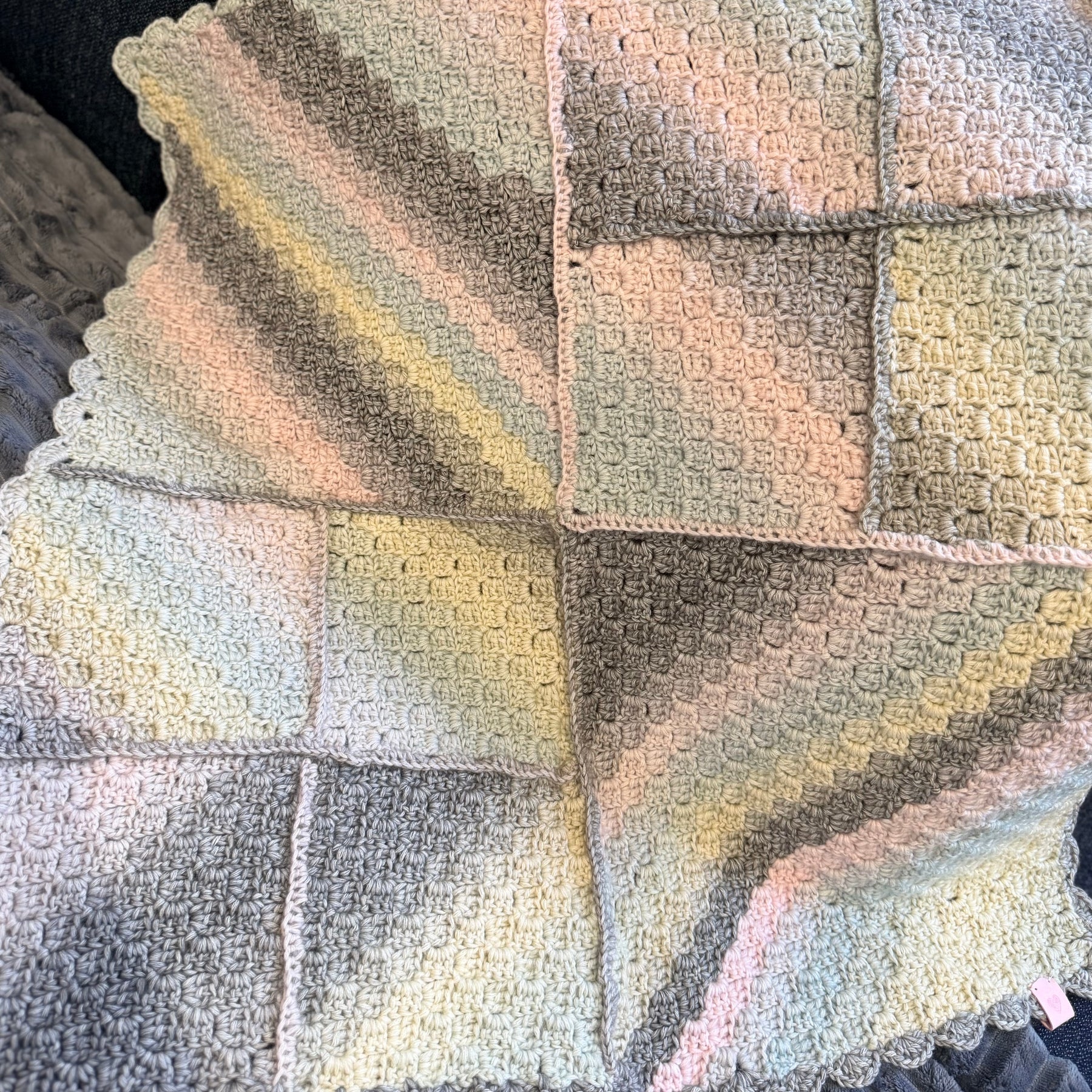 #052 Corner to Corner Squares Lap Blanket/ Throw Rug