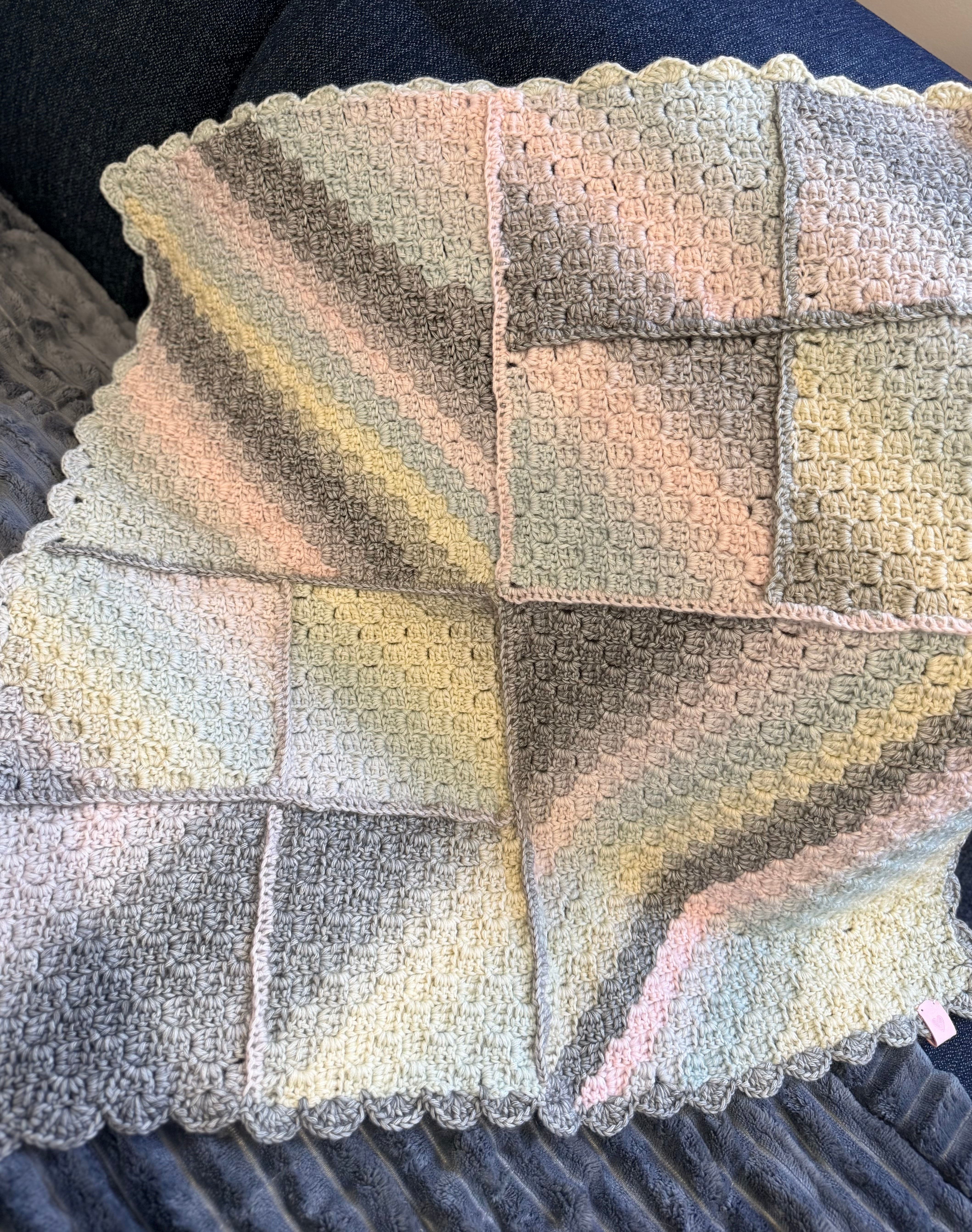 #052 Corner to Corner Squares Lap Blanket/ Throw Rug