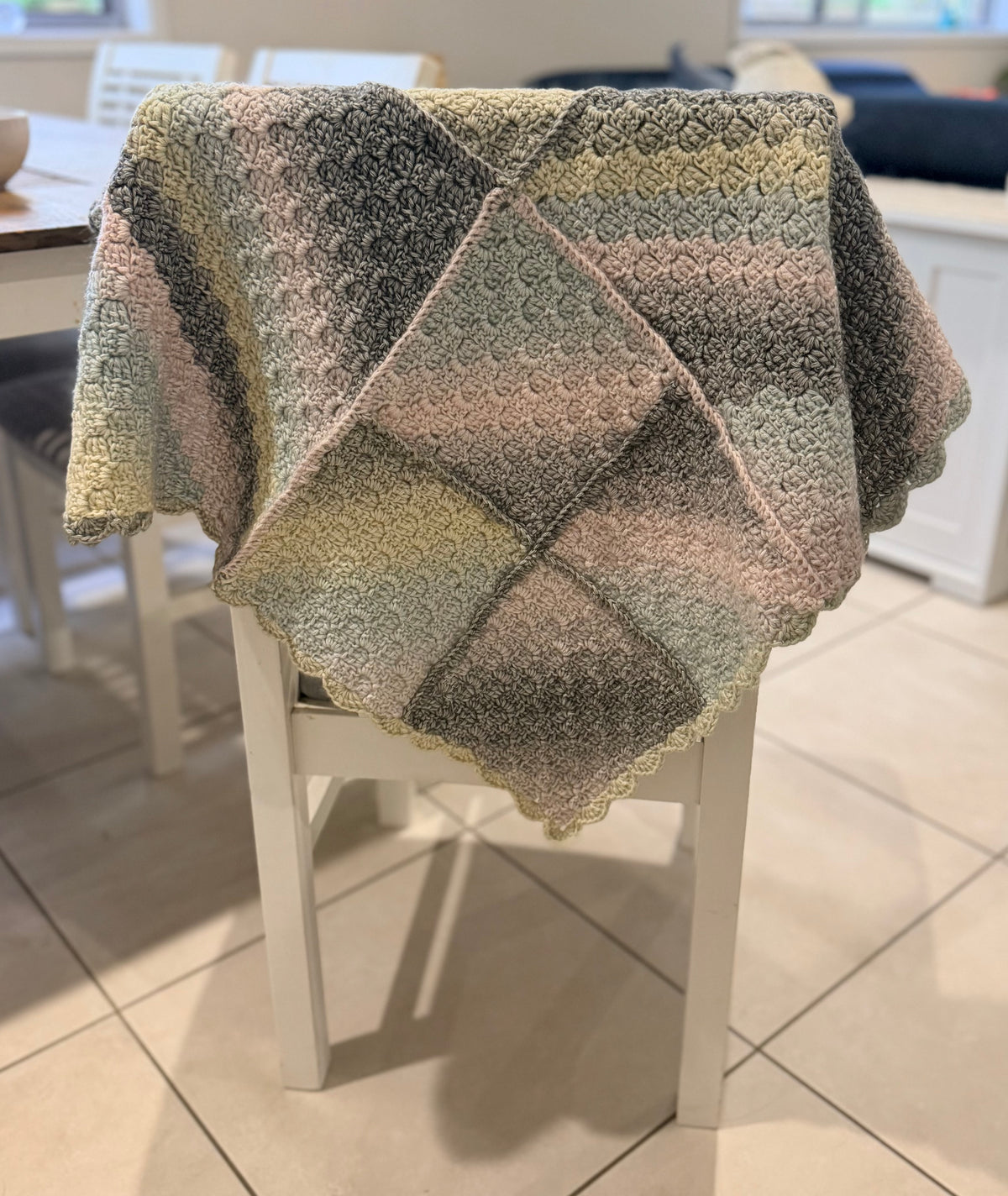 #052 Corner to Corner Squares Lap Blanket/ Throw Rug