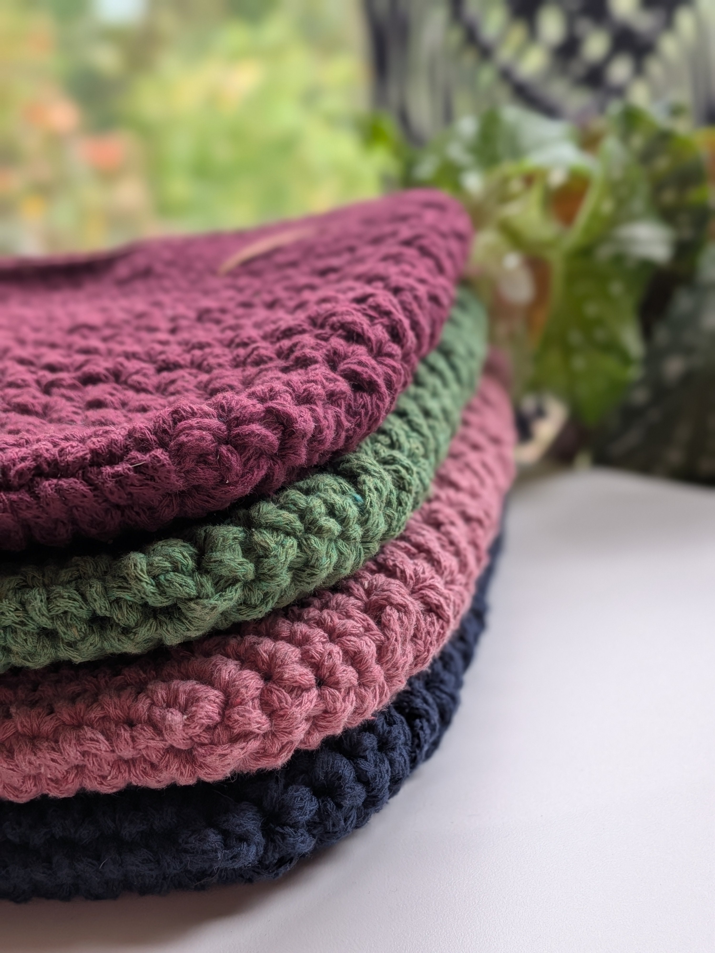 The Yarra Bag, Handmade Crochet Everyday Handbag in Fern Green