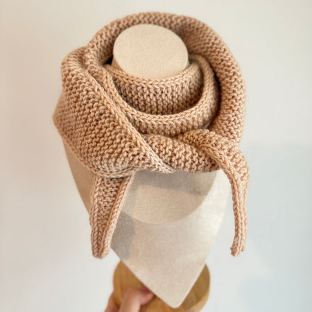 Knitted sophie scarf in beige